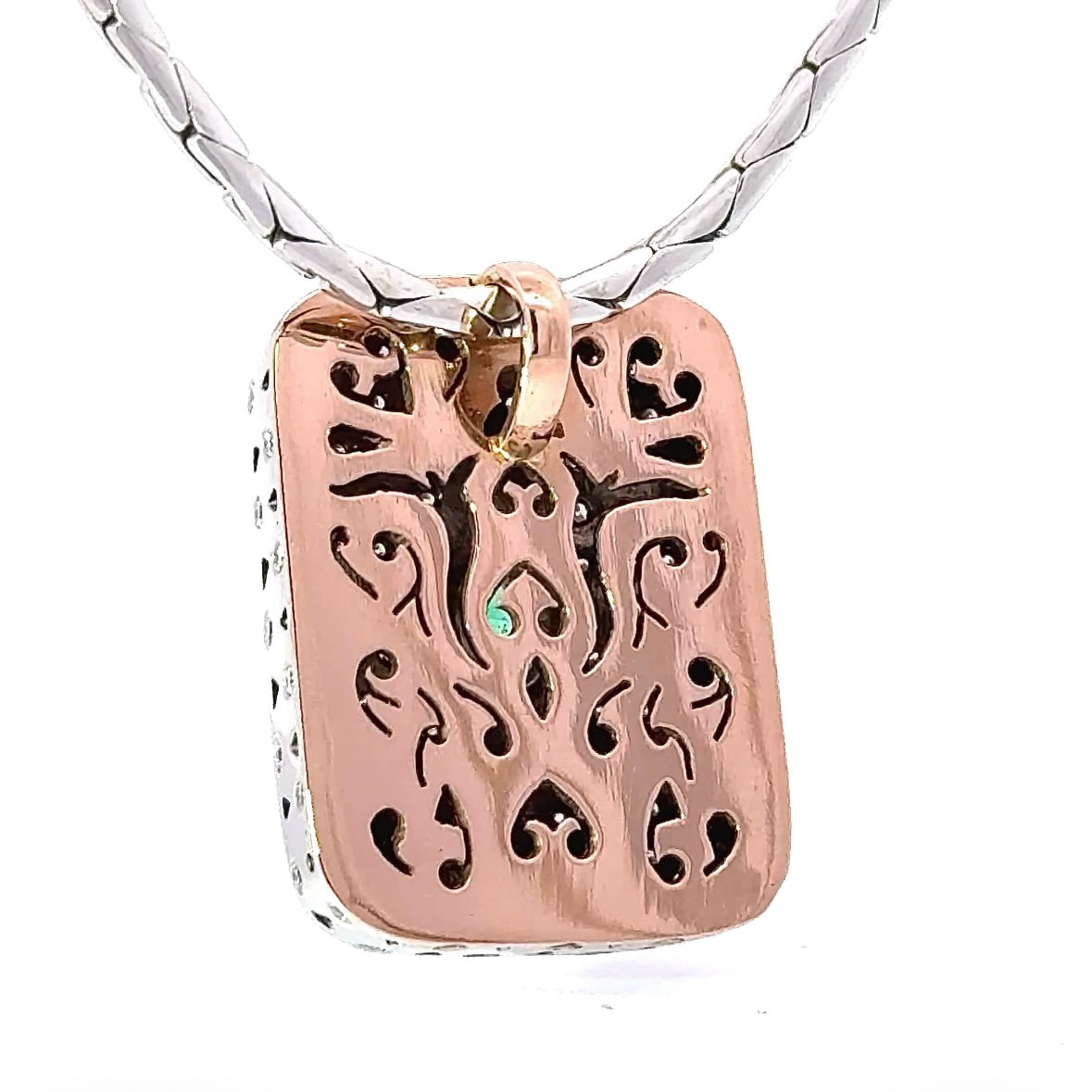 Prachtvoller Anhänger in 18 Karat Gold mit leuchtendem Smaragd & Brillanten
