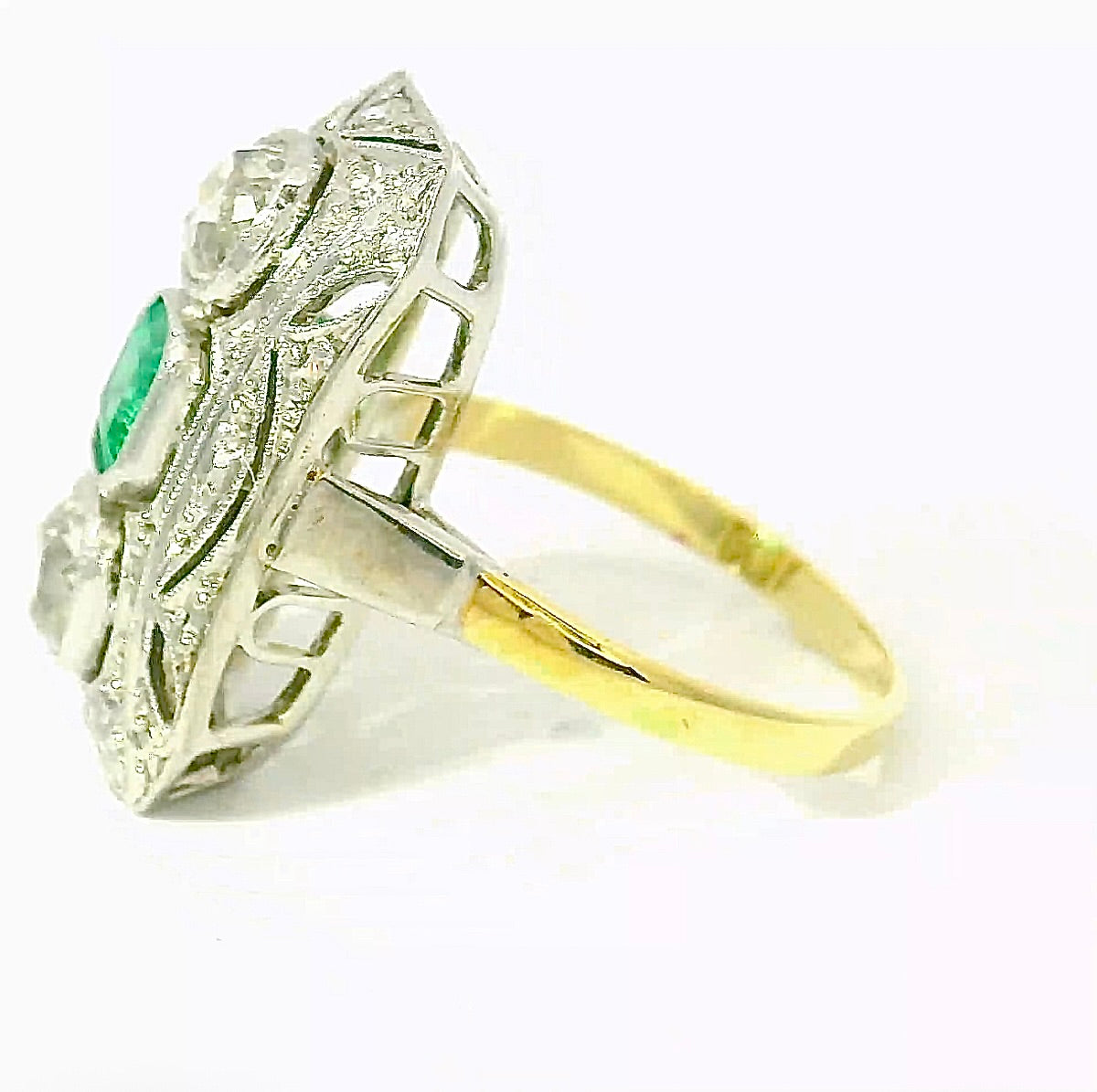 Art Deco Ring in 14 Karat Yellow & White Gold with Emerald & Diamonds