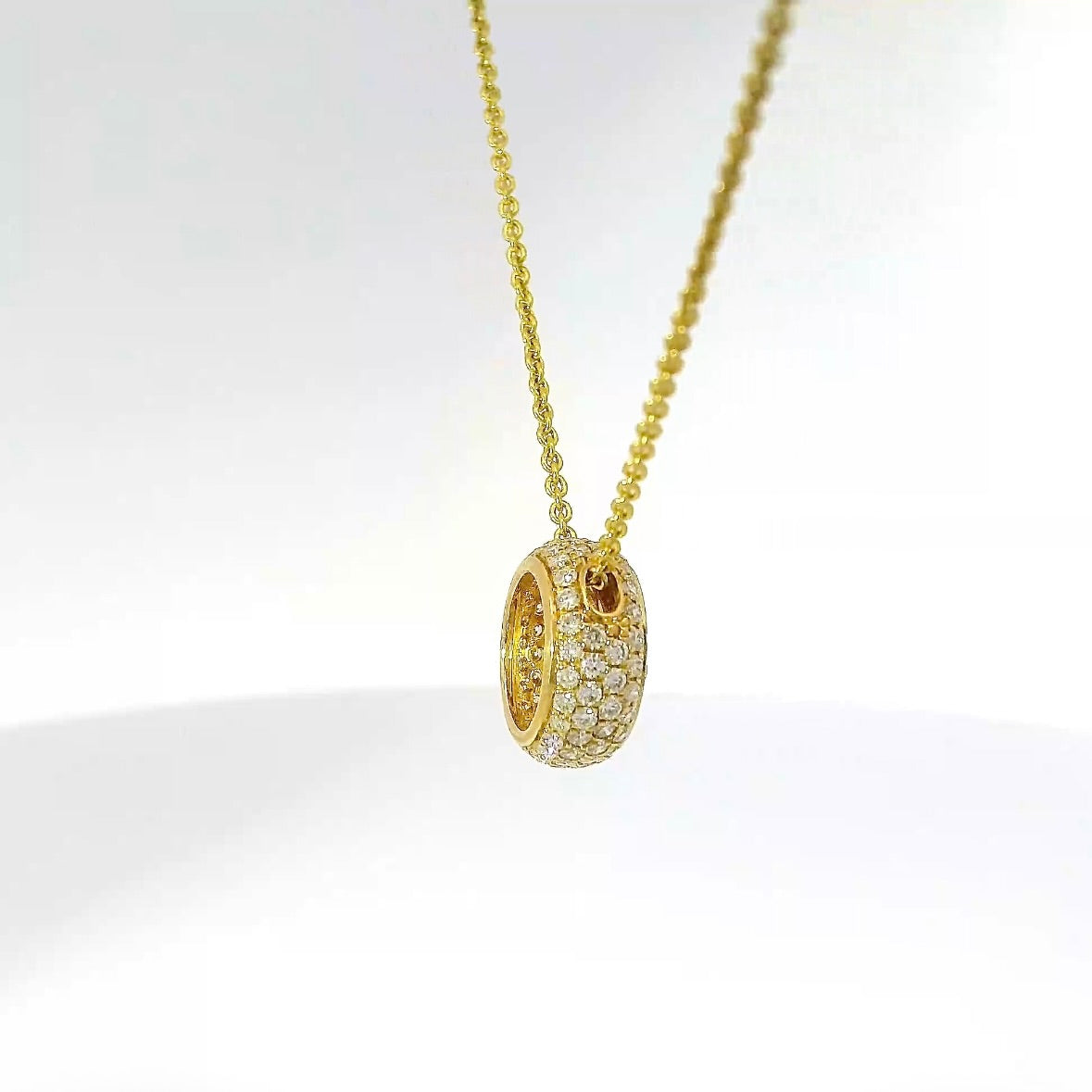 Solitaire pendant gold