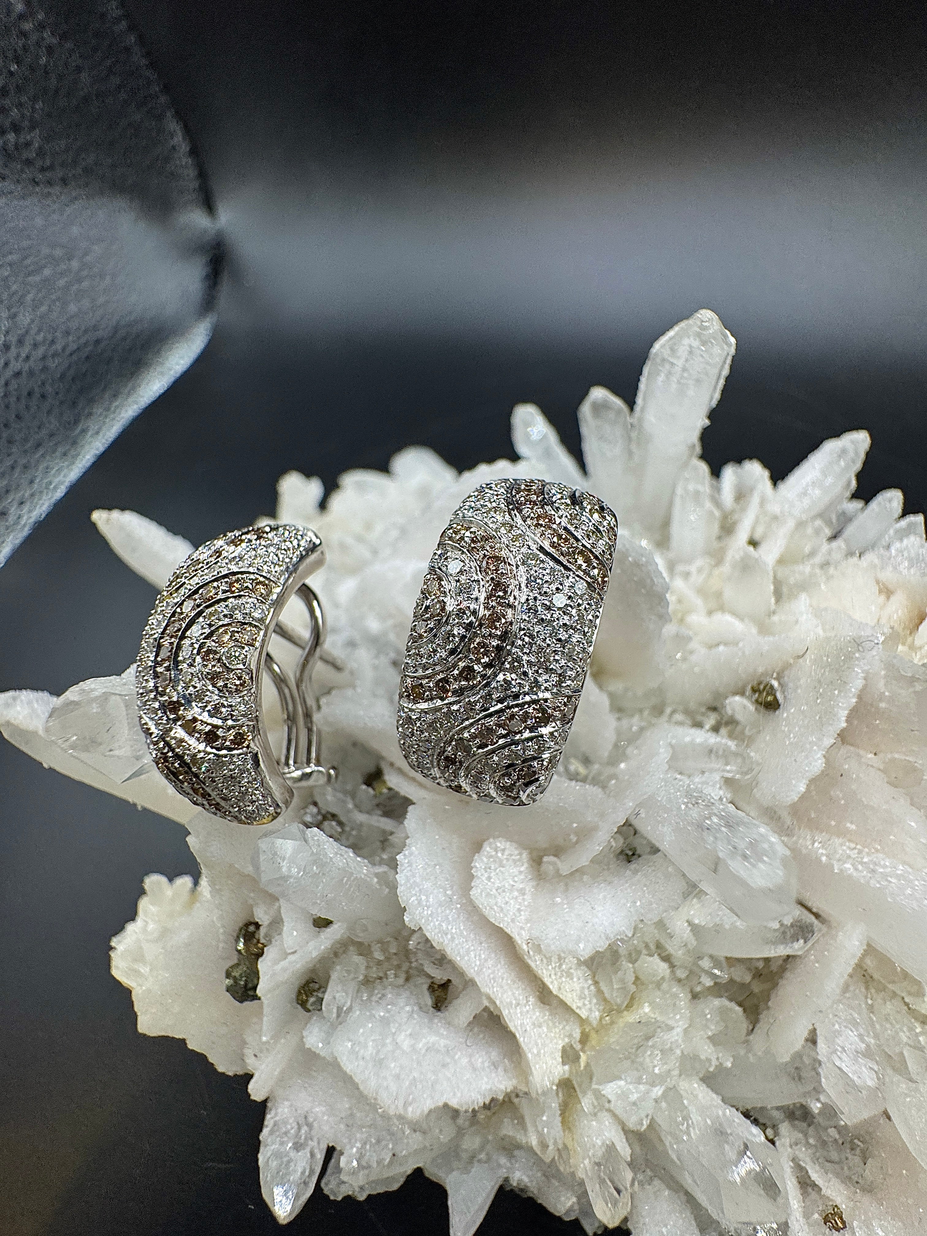 Fancy Half-Hoop Earrings in 18K (750) White Gold with Brilliant-Cut Diamonds