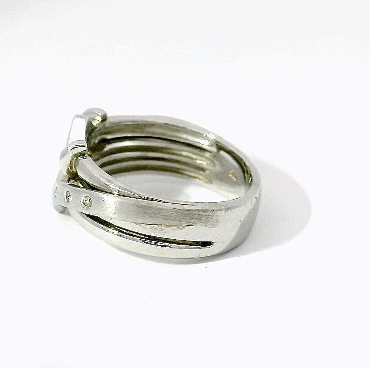 Ausgefallener Ring in 14 Karat Weißgold mit Brillanten