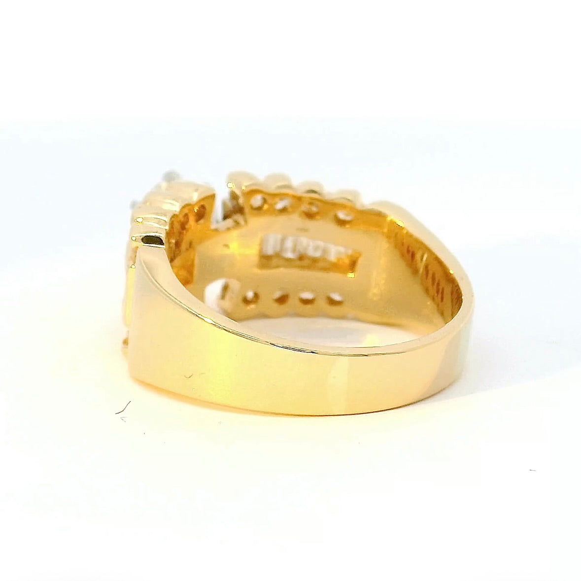 Dominanter Solitär Ring in 14 Karat Gelbgold mit Brillanten & Diamant-Baguettes
