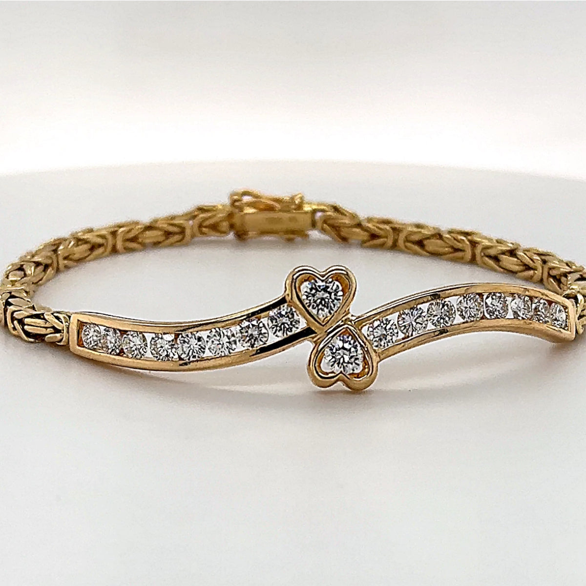 Hochwertiges Armband in 18 Karat Gelbgold mit herausragenden Brillanten