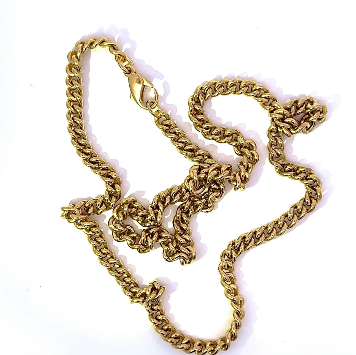 Elegant round curb chain necklace in 8 karat yellow gold with a lobster clasp