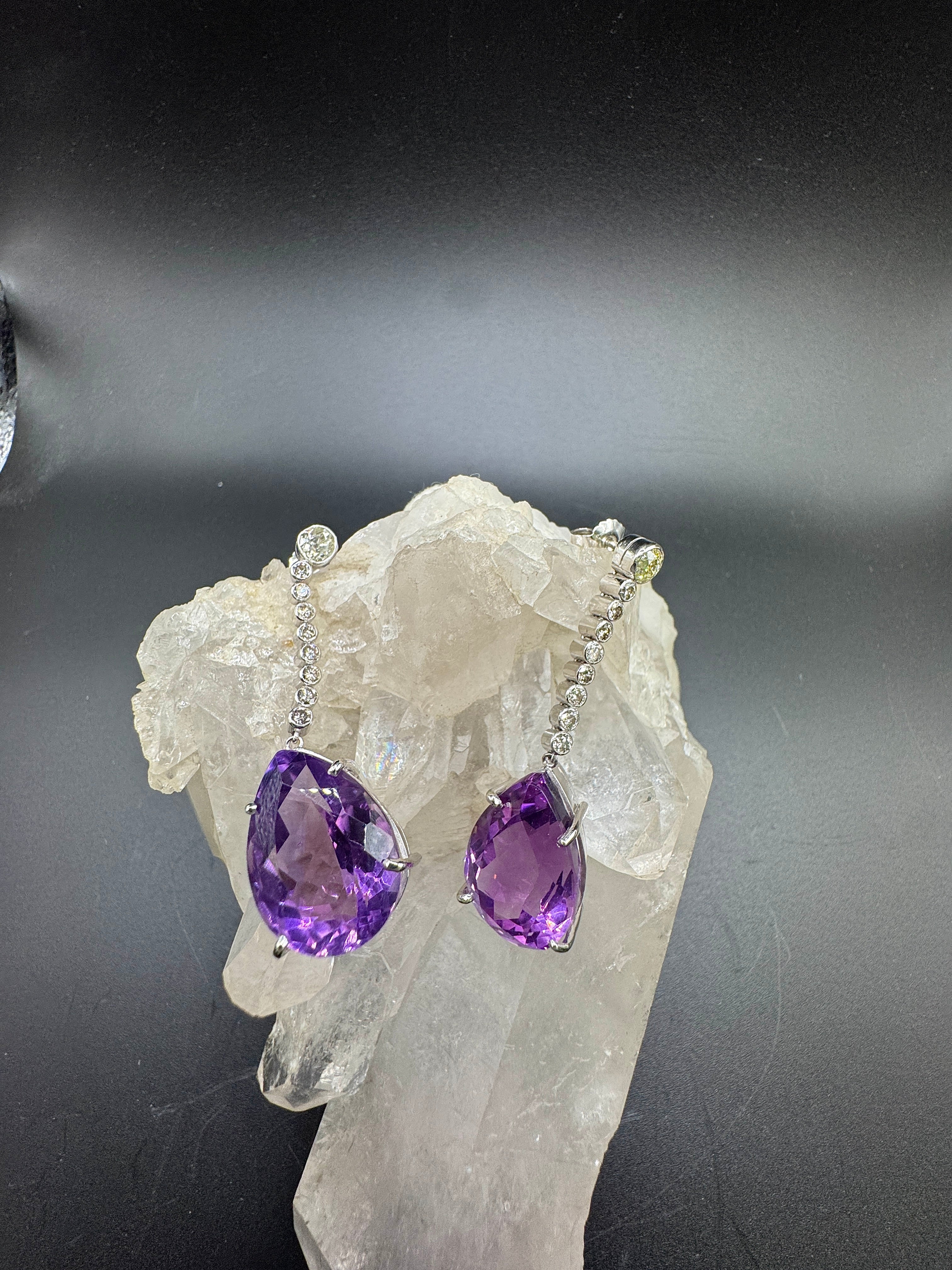 Edle Hängeohrringe in 18 Karat Weißgold mit Altschliff-Diamanten & Amethysten