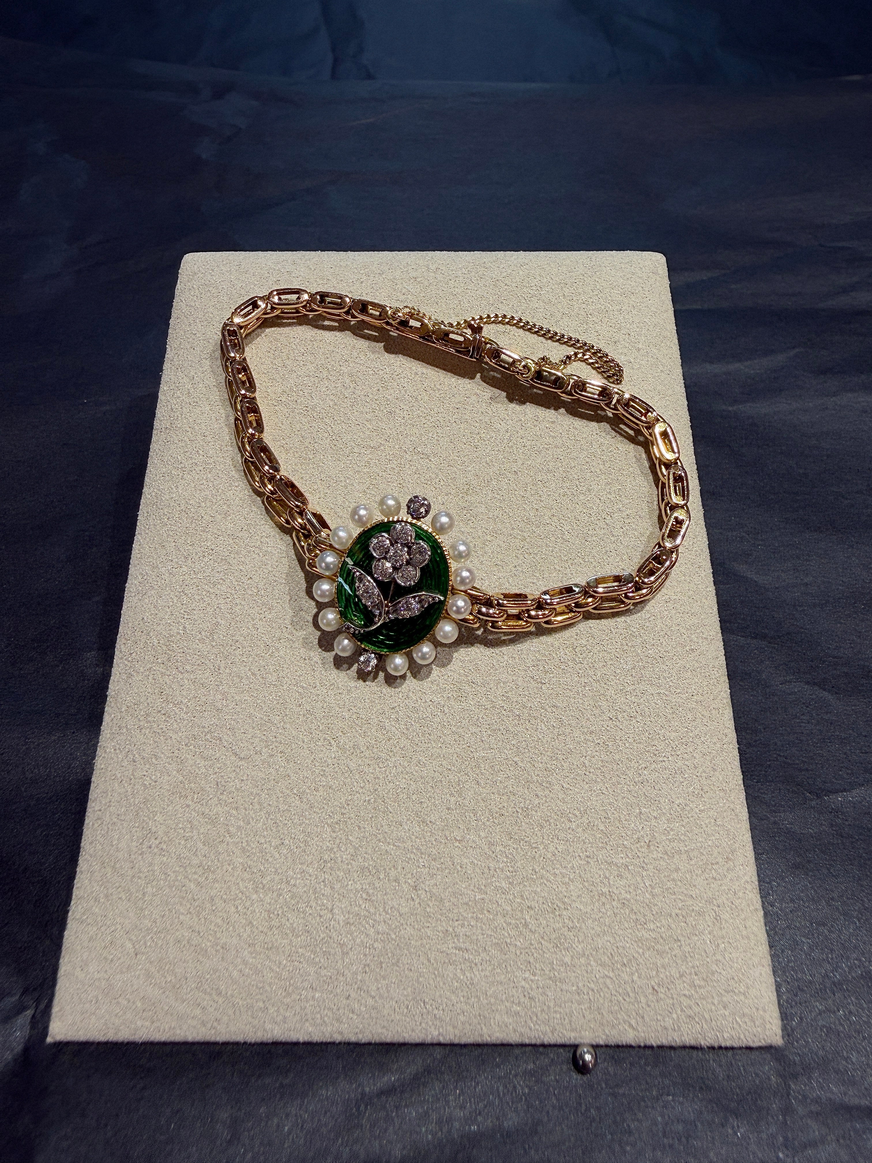 Vintage-Armband in 14 Karat (585) um 1900 mit Diamanten, Emaille & Perlen