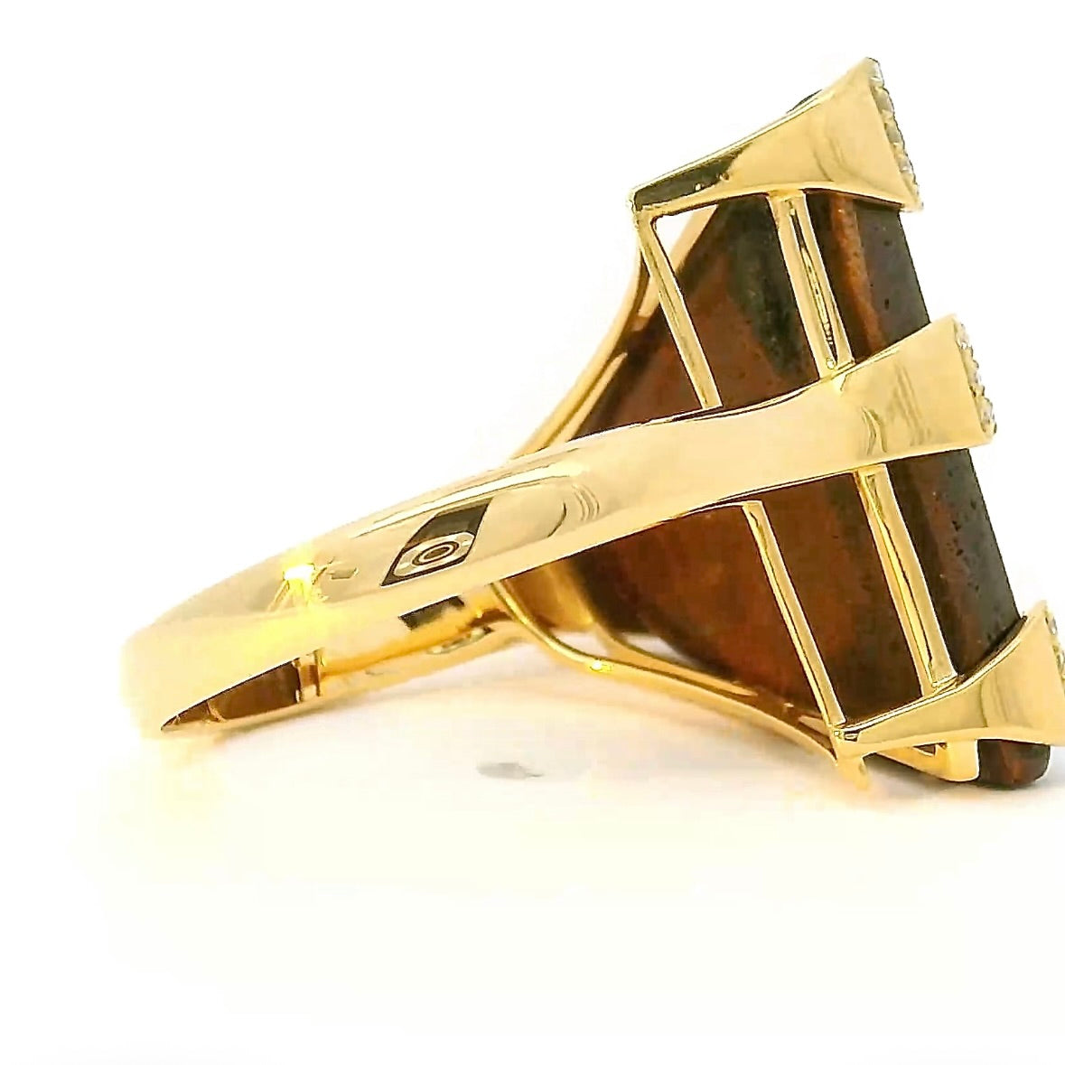Edler Ring in 18 Karat Gelbgold mit Boulderopal & Brillanten