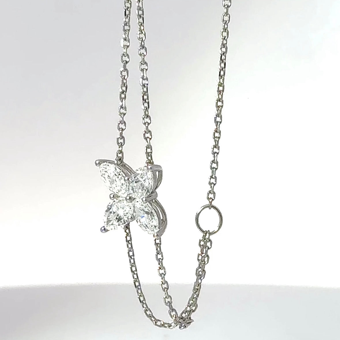 Modern designer bracelet in 18 carat white gold with brilliant-cut navettes