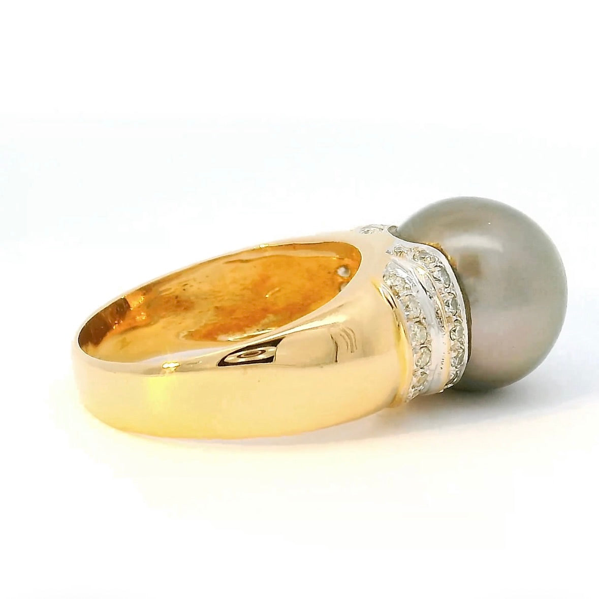 Eleganter Vintage Ring in 18 Karat Gold mit Tahitiperle & Brillanten