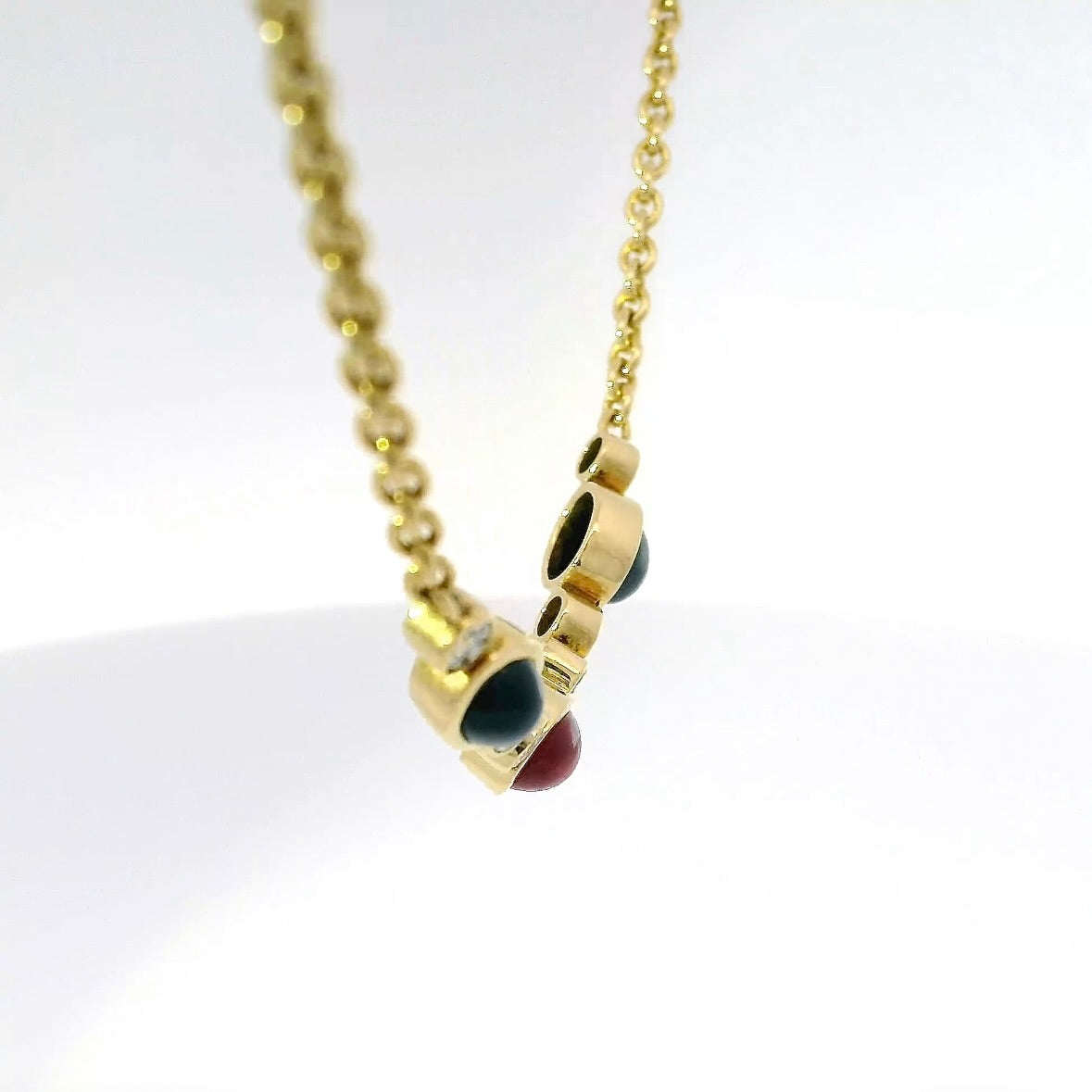 Edles Collier in 18 Karat Gelbgold mit Rubin, Saphiren & Brillanten
