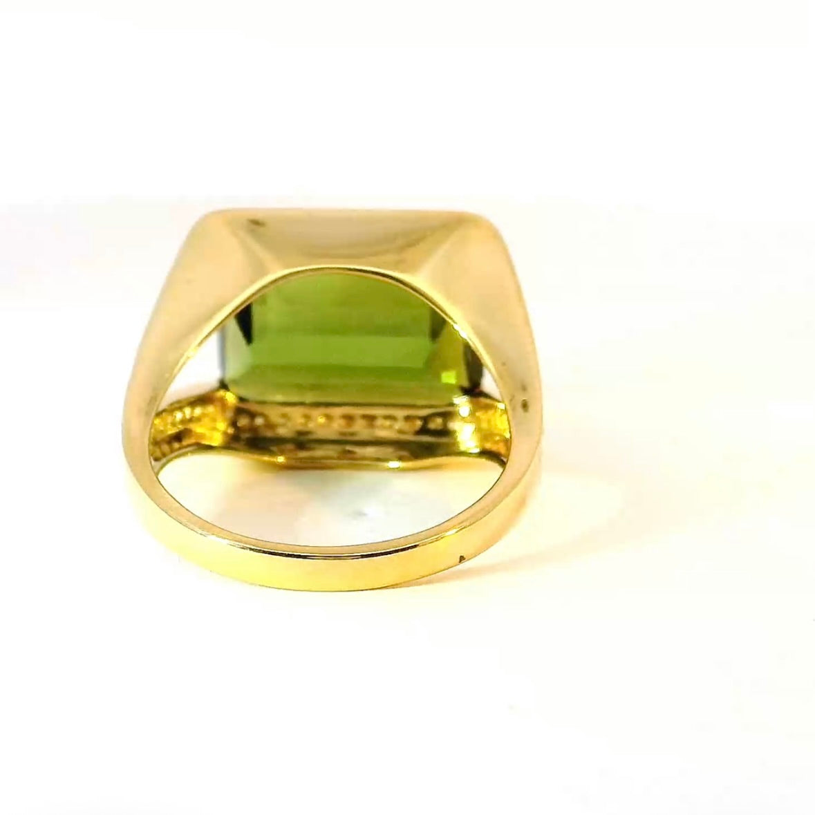 Beeindruckender Ring in 14 Karat Gelbgold mit großem Turmalin & feinen Brillanten