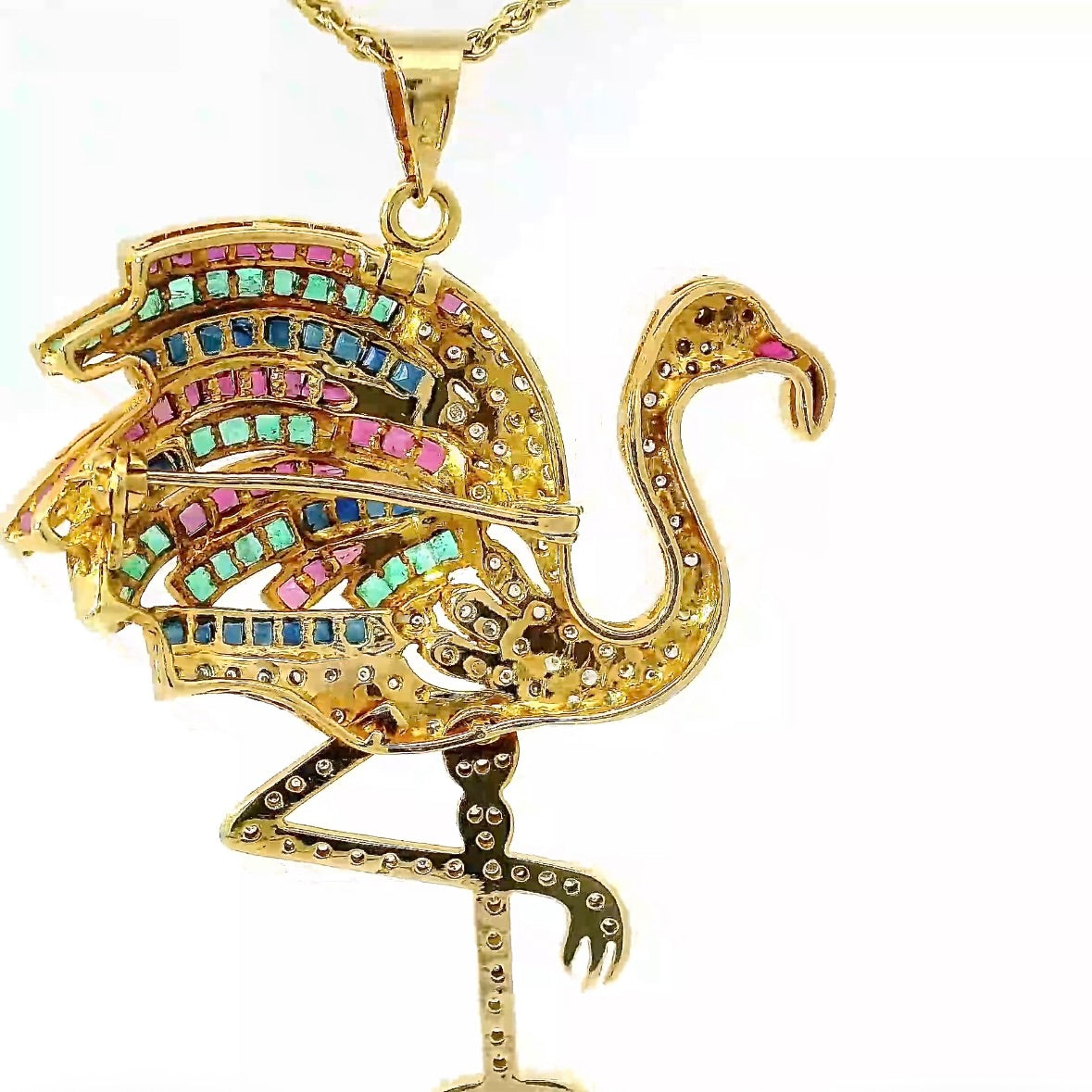 Flamingo-Anhänger in 18 Karat Gelbgold mit Smaragden, Rubinen, Saphiren & Diamanten