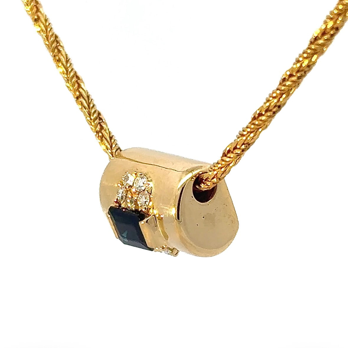 High-quality Goldbaur jewelry piece in 18K yellow gold with sapphire & diamonds