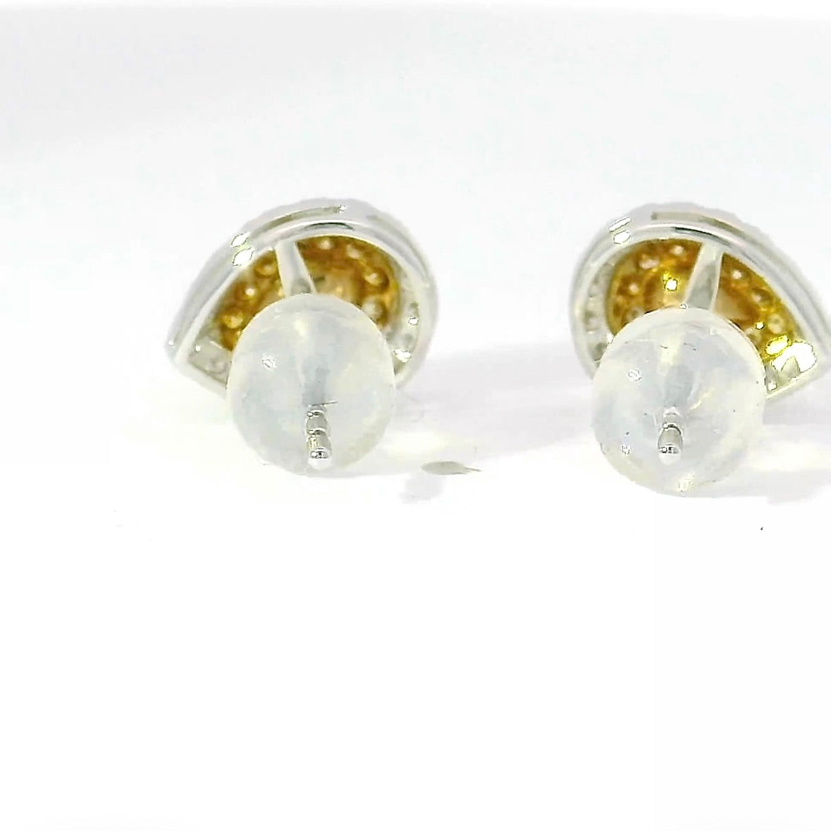 Moderne Brillantstecker in 18 Karat Gelb- und Weißgold mit Fancy Yellow Brillanten
