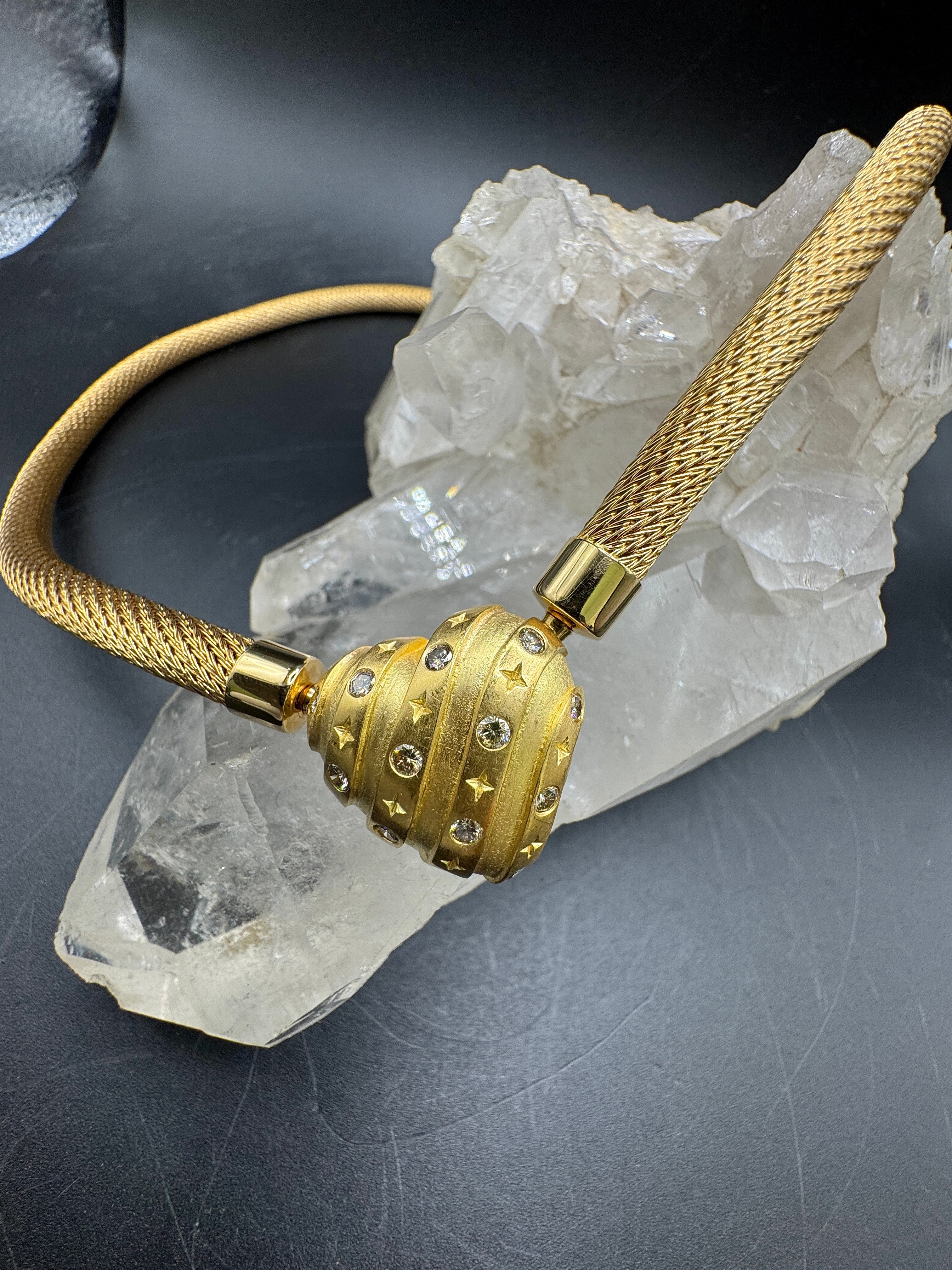Dominantes Collier in 18 Karat (750) Gelbgold mit Brillanten