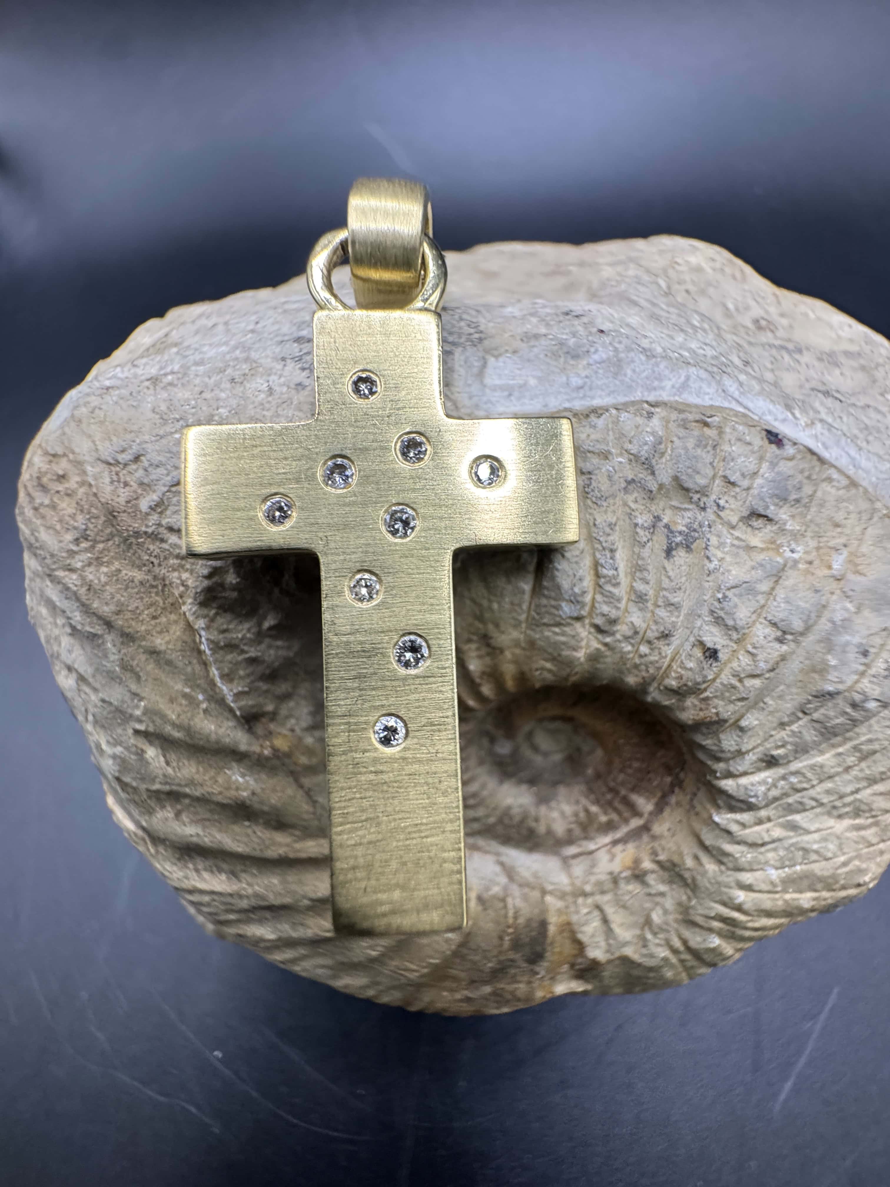 Cross pendant