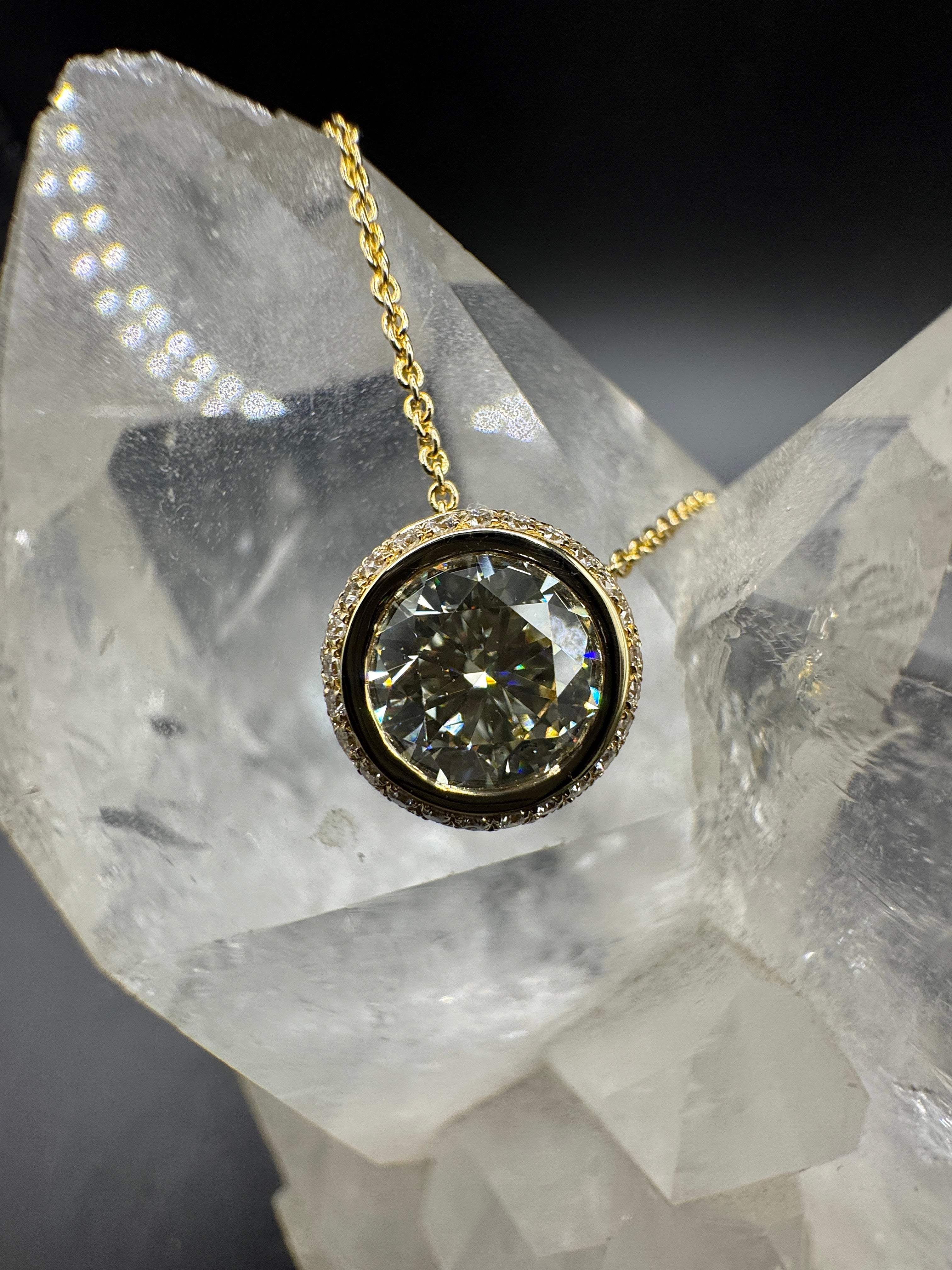Solitaire pendant gold