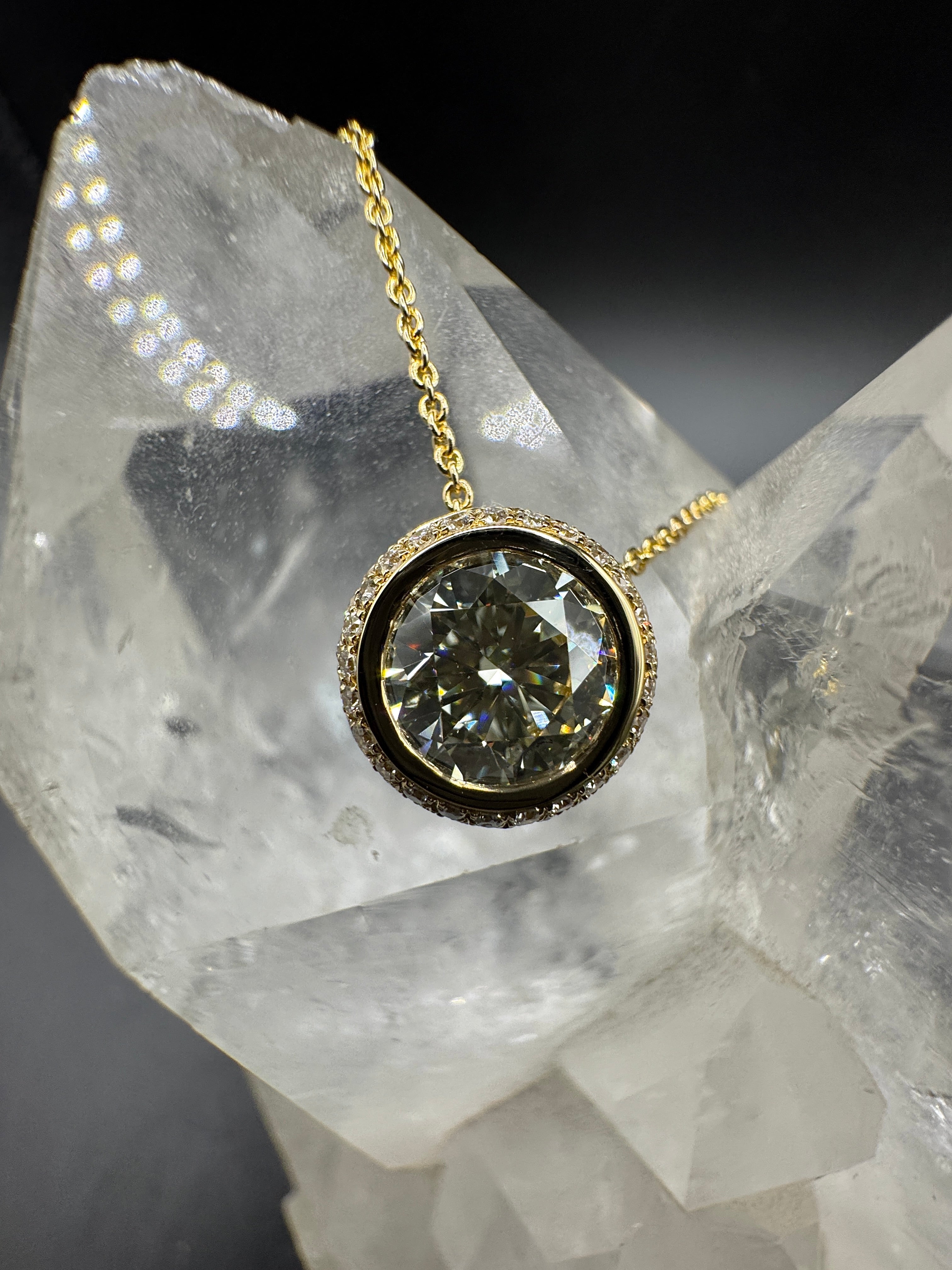 Solitaire pendant gold