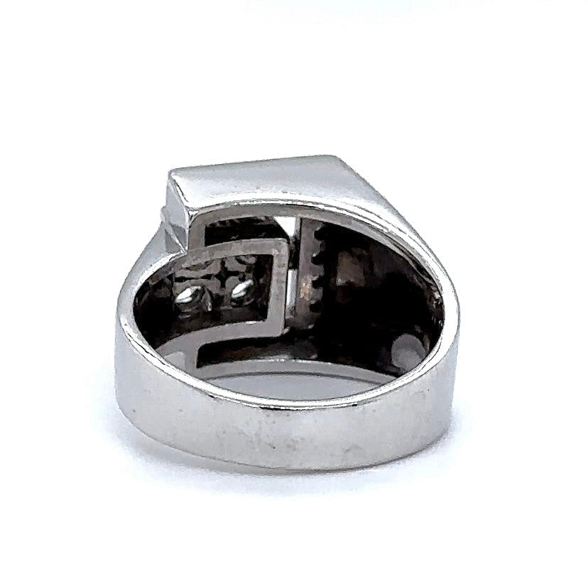Hoekige witgouden ring van 18 karaat met zeer fijne briljant geslepen diamanten TW/VS