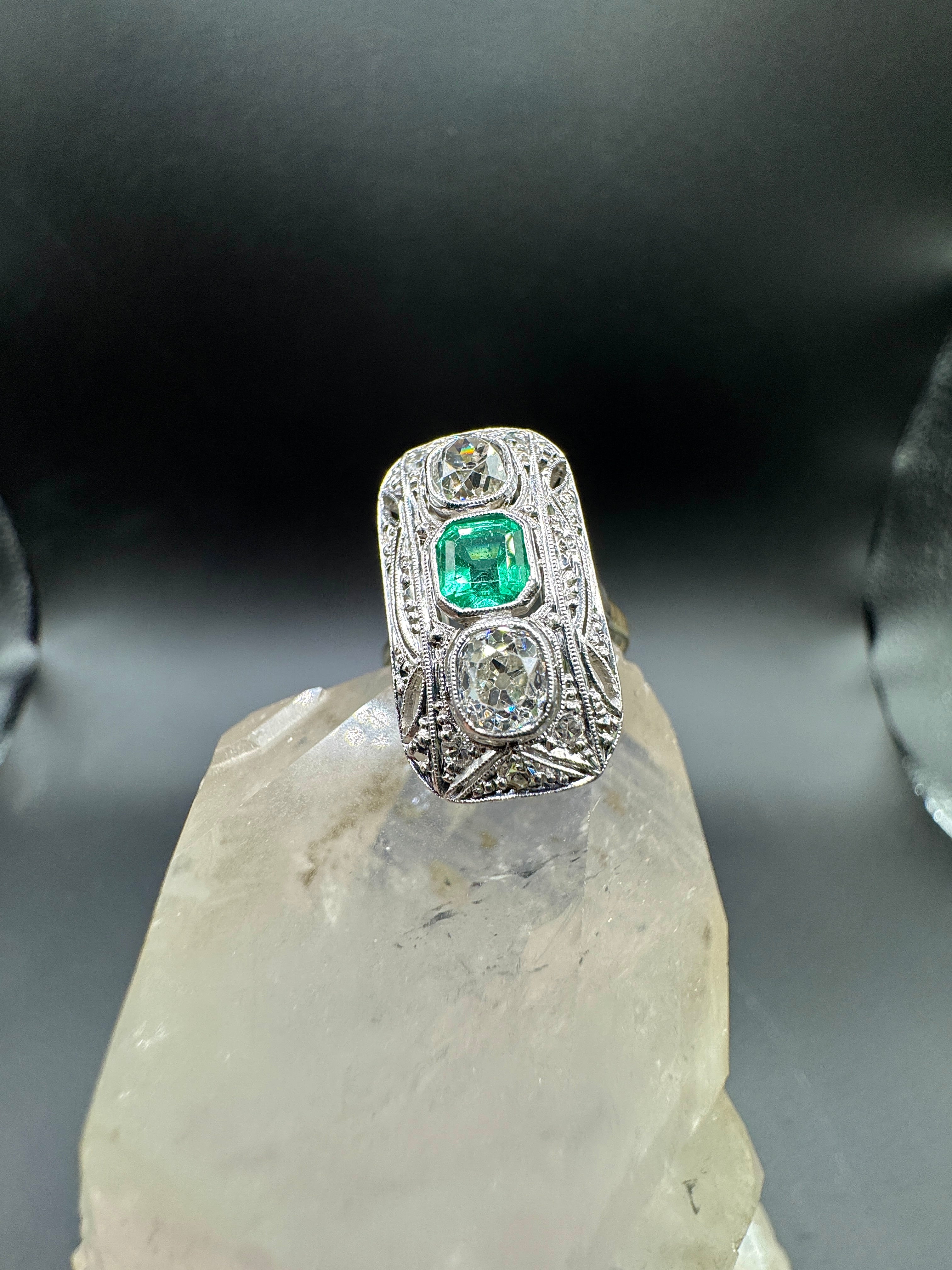 Art Deco Ring in 14 Karat Yellow & White Gold with Emerald & Diamonds