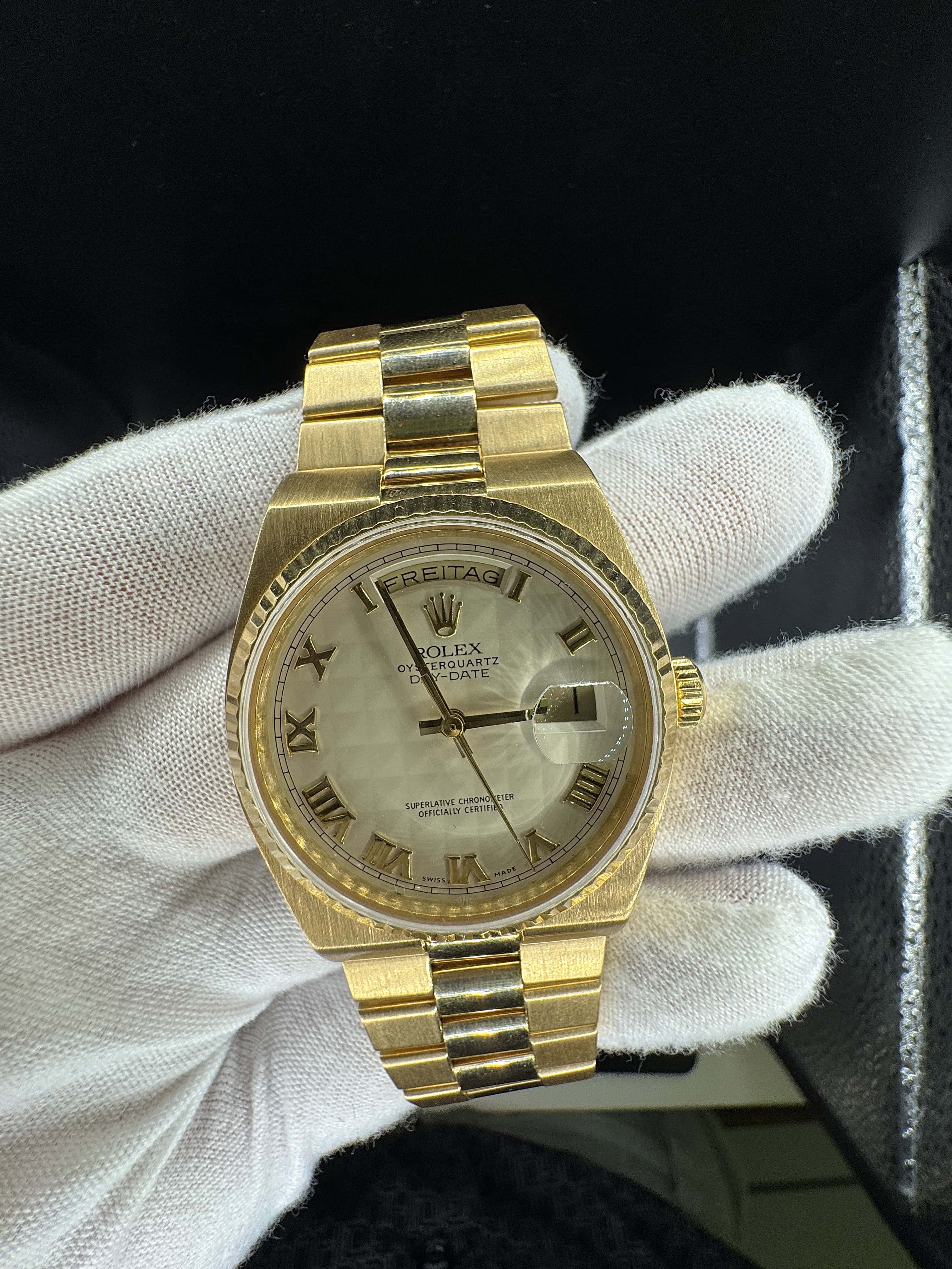 Rolex Day-Date Oysterquartz Ref. 19018 in 18 Karat Gelbgold