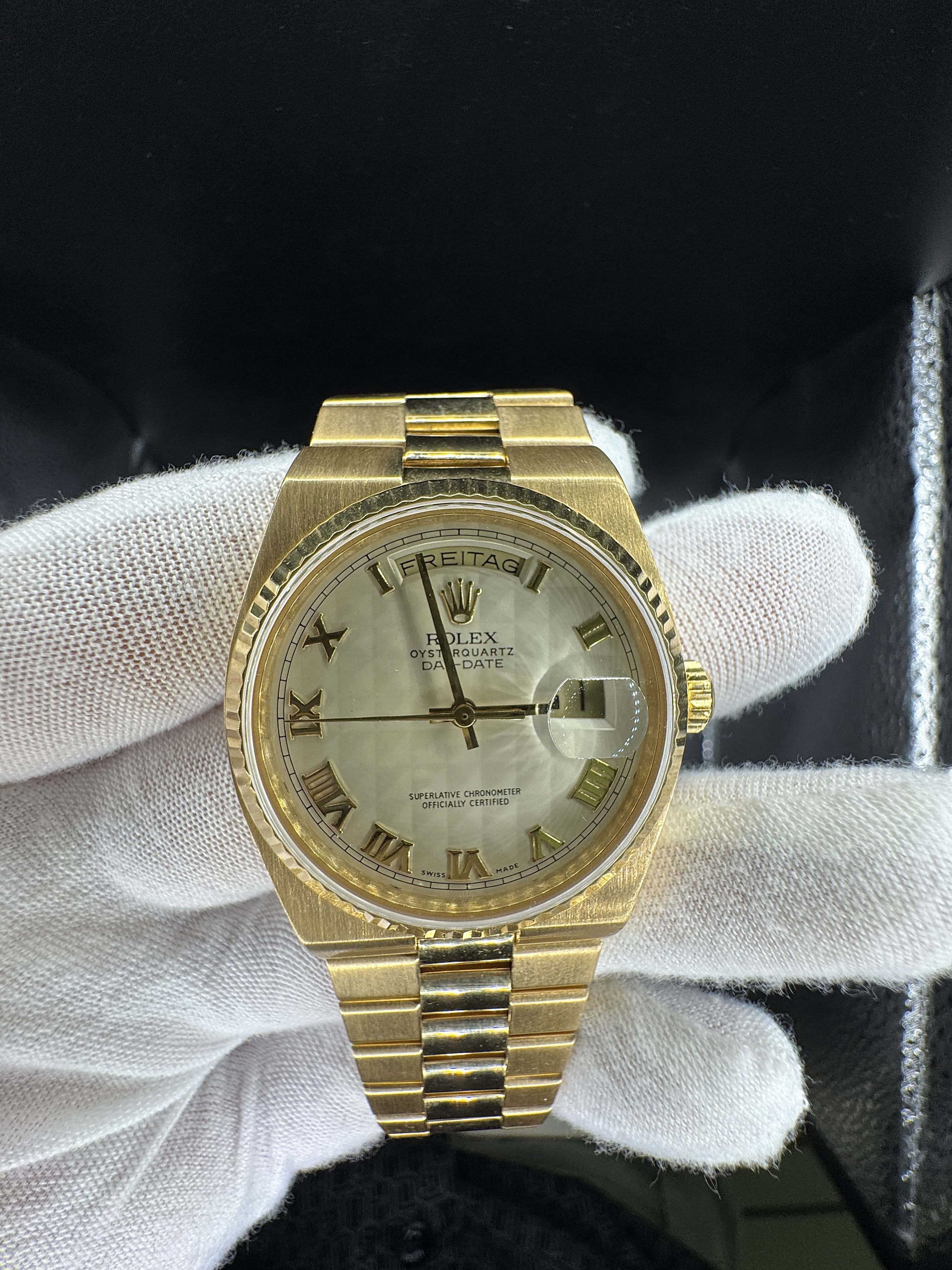 Rolex Day-Date Oysterquartz Ref. 19018 in 18 Karat Gelbgold