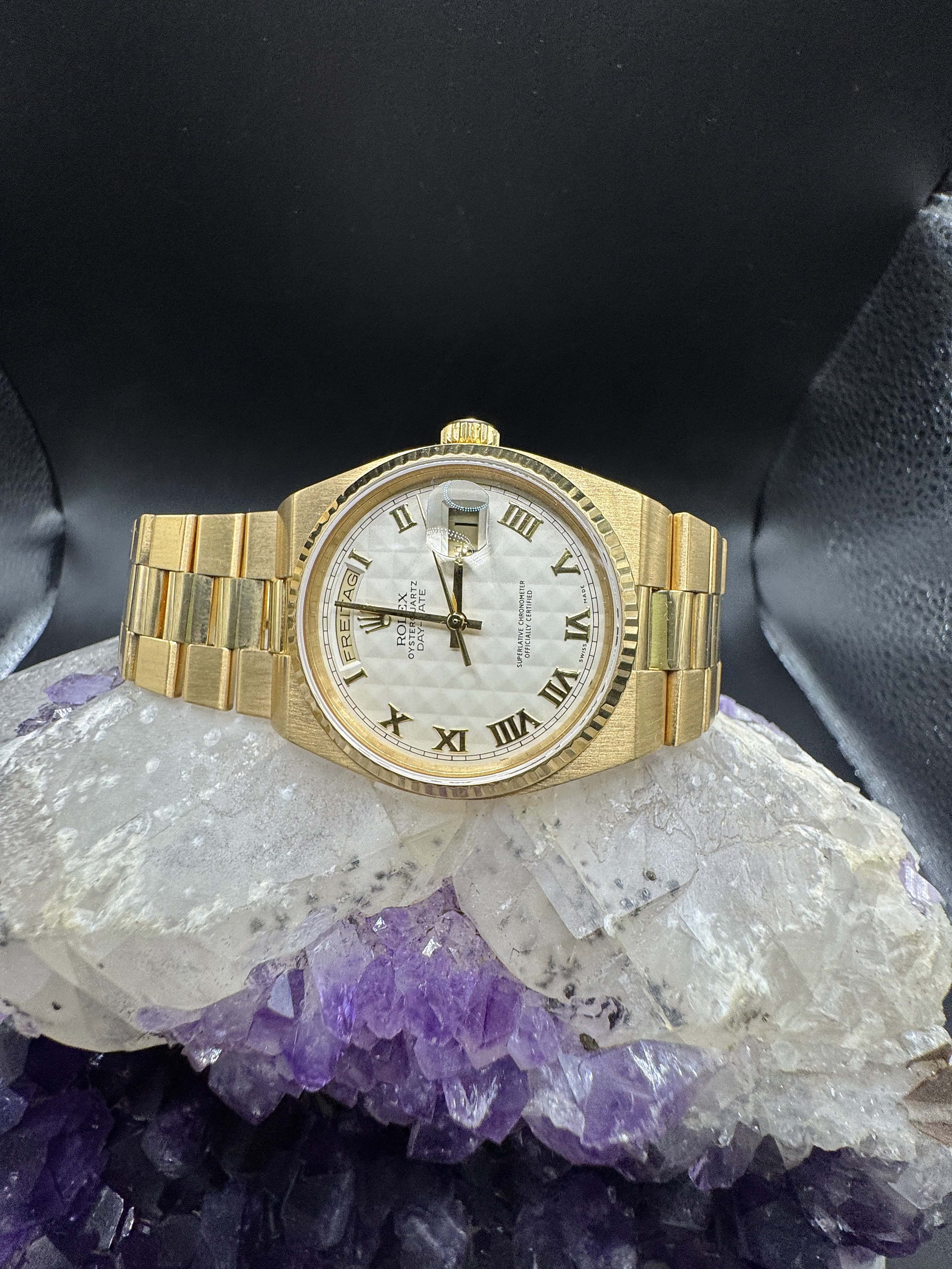 Rolex Day-Date Oysterquartz Ref. 19018 in 18 Karat Gelbgold