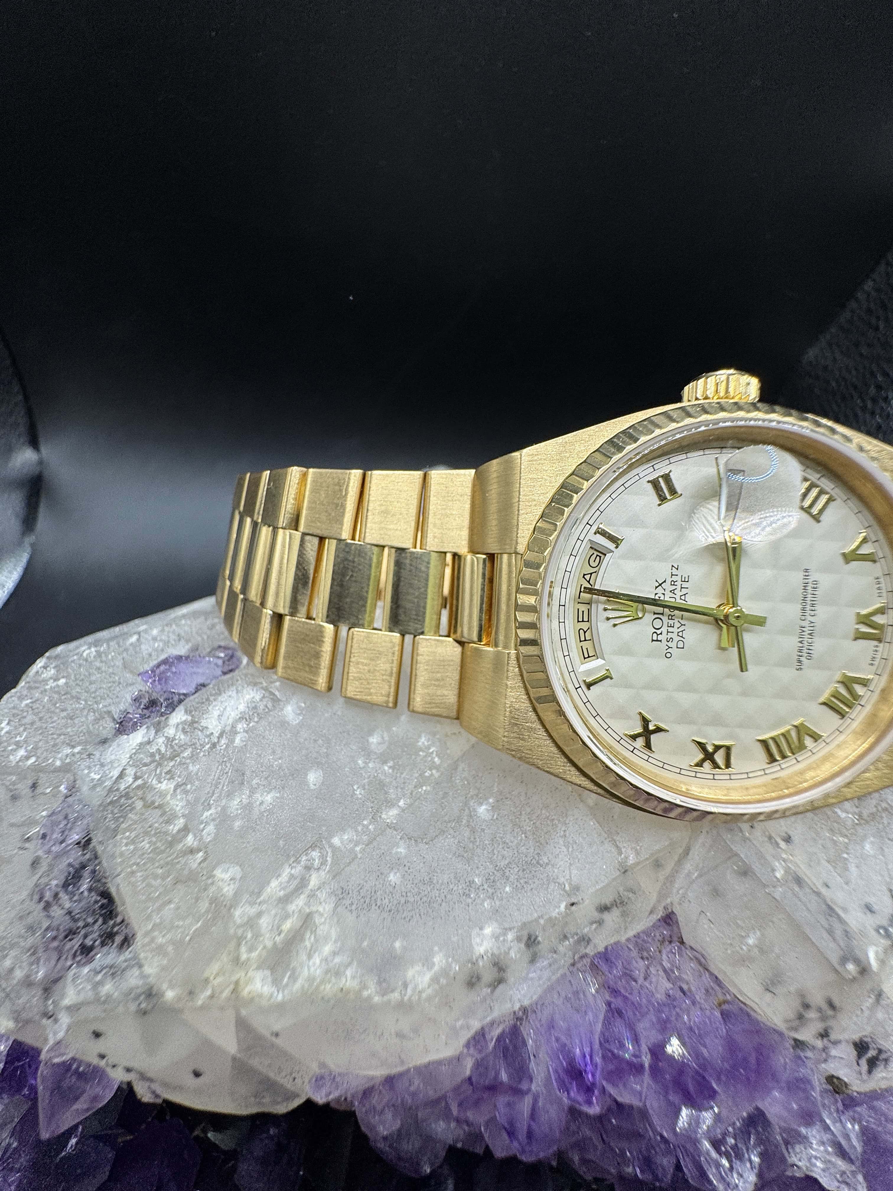 Rolex Day-Date Oysterquartz Ref. 19018 in 18 Karat Gelbgold