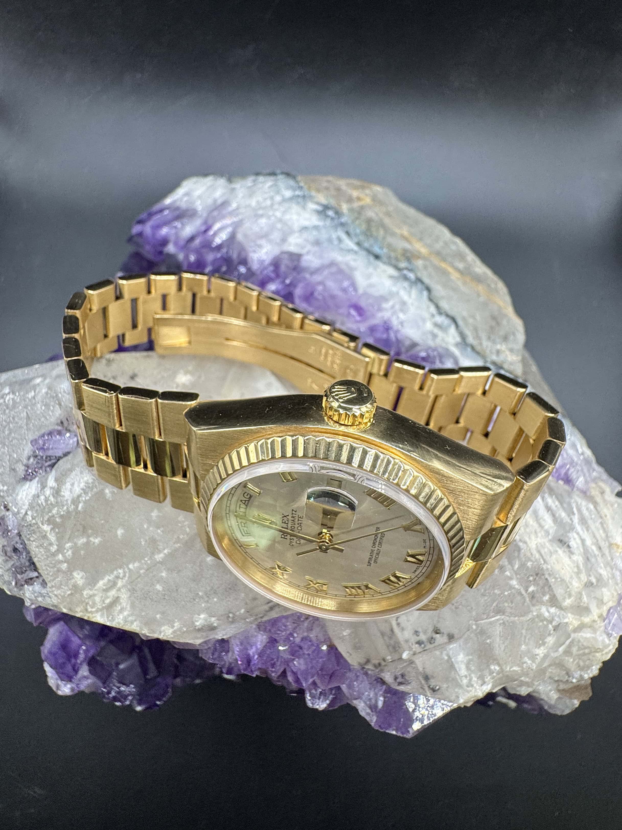 Rolex Day-Date Oysterquartz Ref. 19018 in 18 Karat Gelbgold