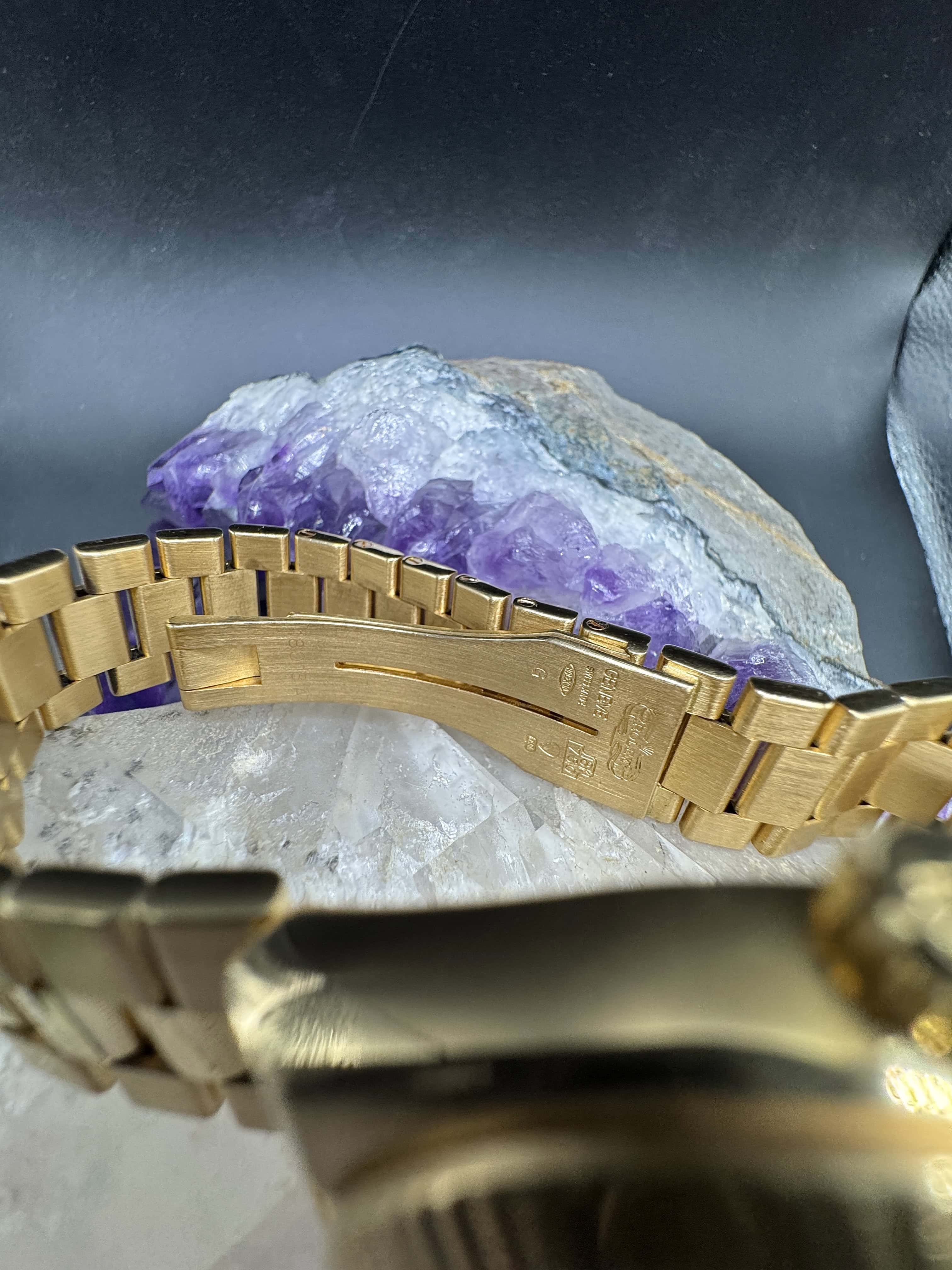 Rolex Day-Date Oysterquartz Ref. 19018 in 18 Karat Gelbgold