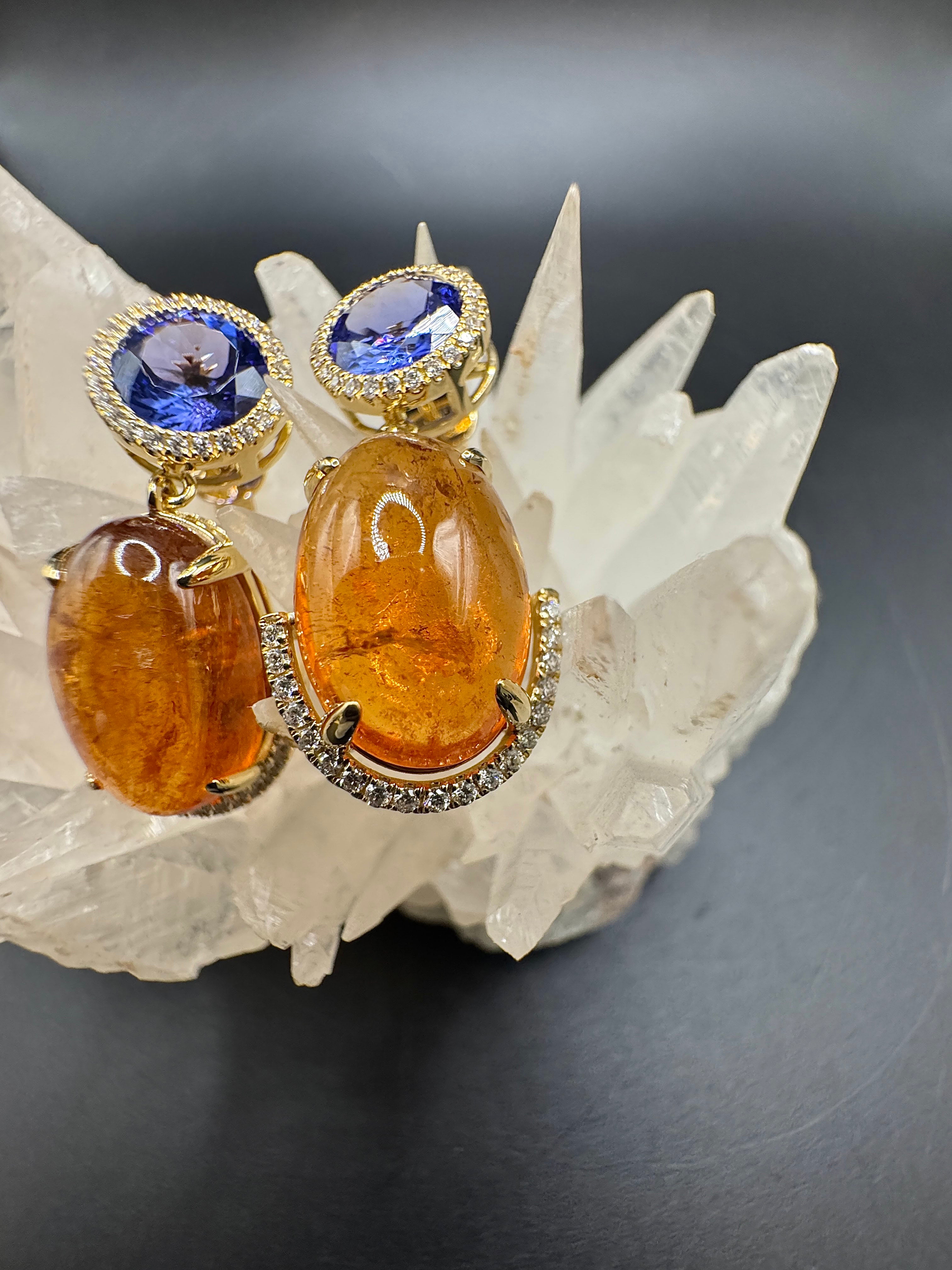 Hochwertige Ohrringe in 18 Karat Gelbgold mit Tansaniten, Mandarin-Granaten & Brillanten