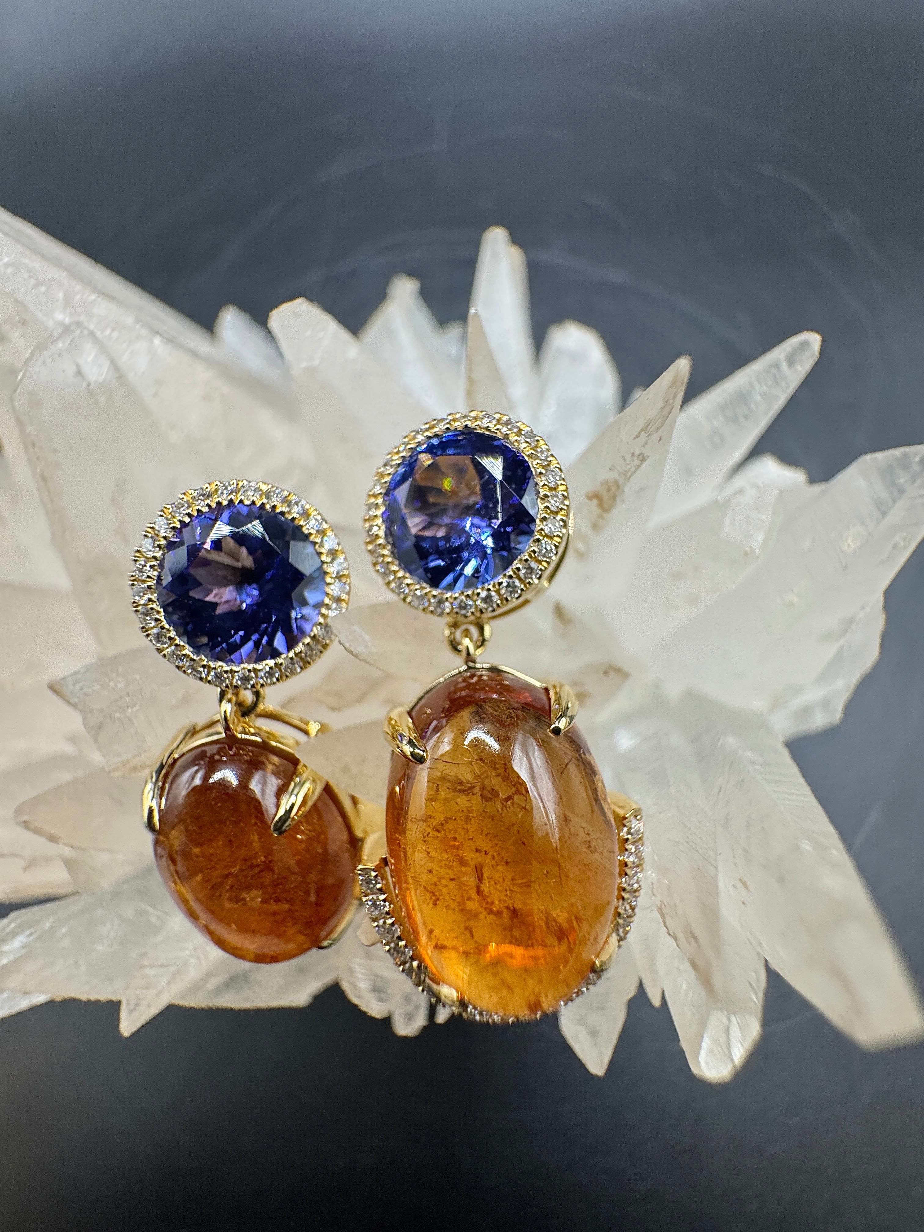 Hochwertige Ohrringe in 18 Karat Gelbgold mit Tansaniten, Mandarin-Granaten & Brillanten