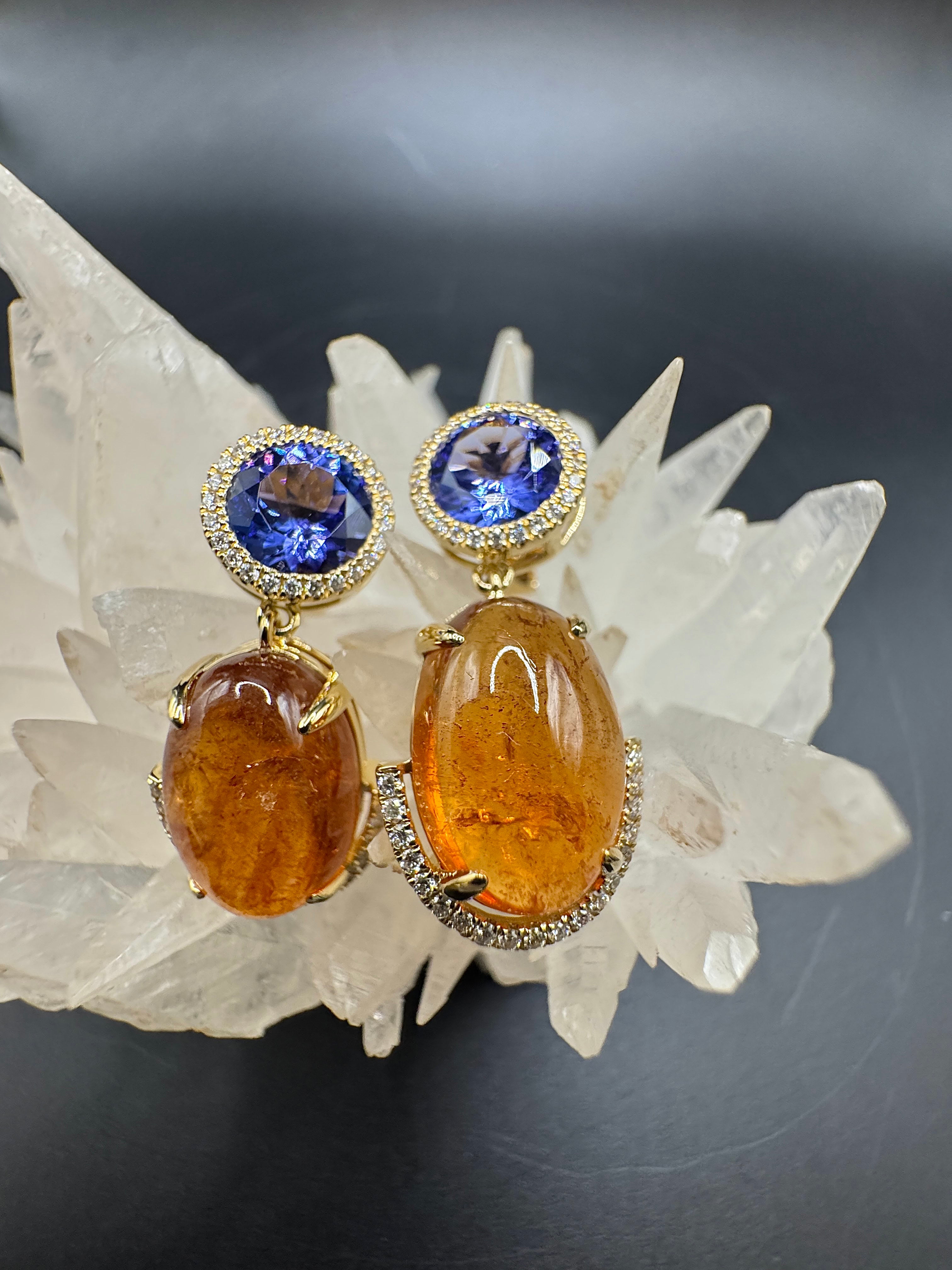 Hochwertige Ohrringe in 18 Karat Gelbgold mit Tansaniten, Mandarin-Granaten & Brillanten
