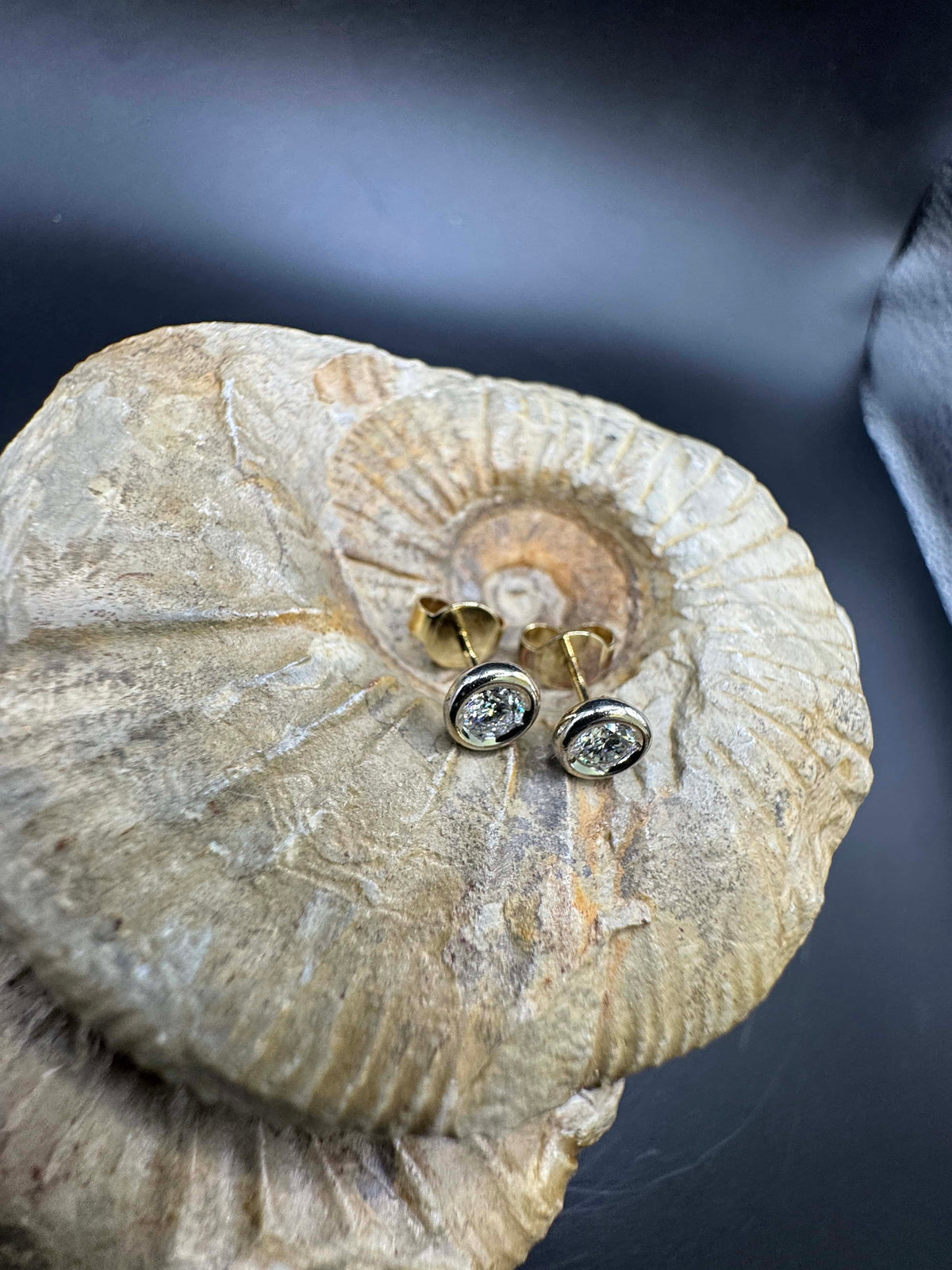 Bicolor Brillantstecker in 14 Karat Gold mit feinen Brillanten