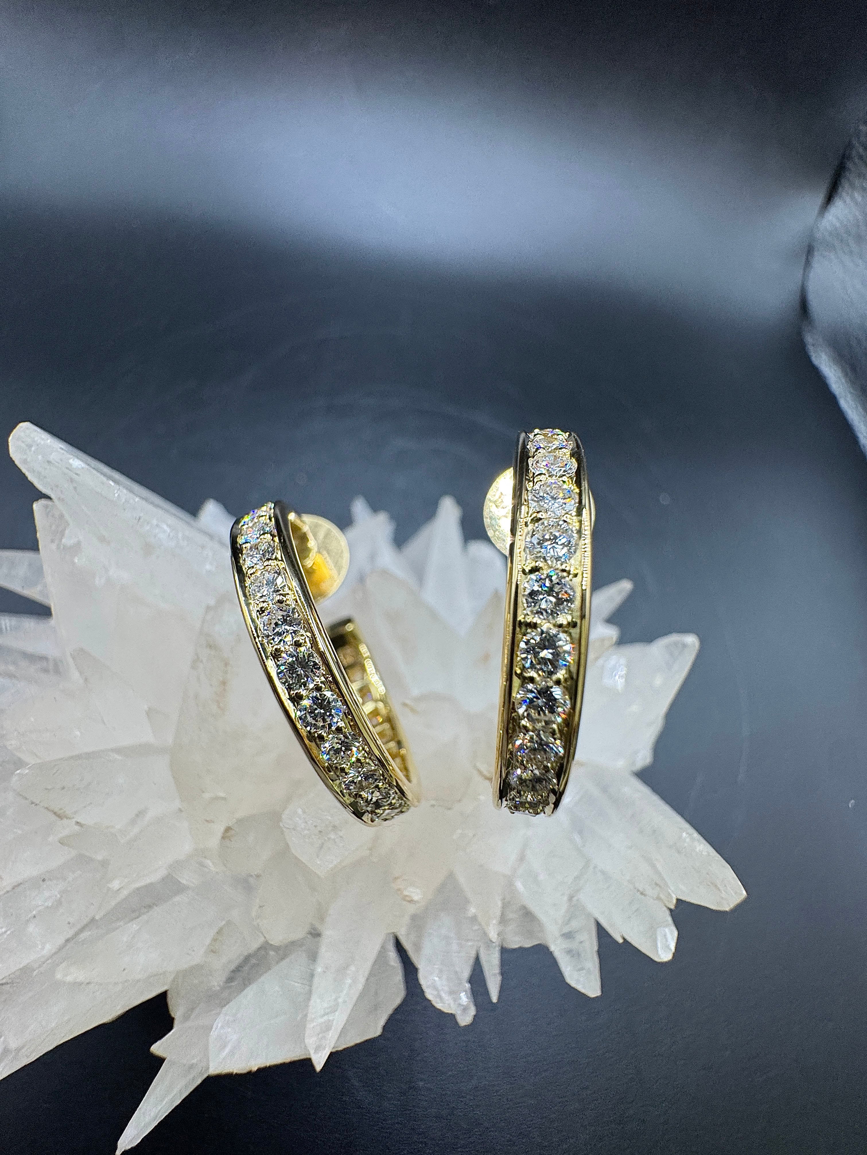 Edle Kreolen in 18 Karat Gelbgold mit 3,36 Karat hochfeinen Brillanten