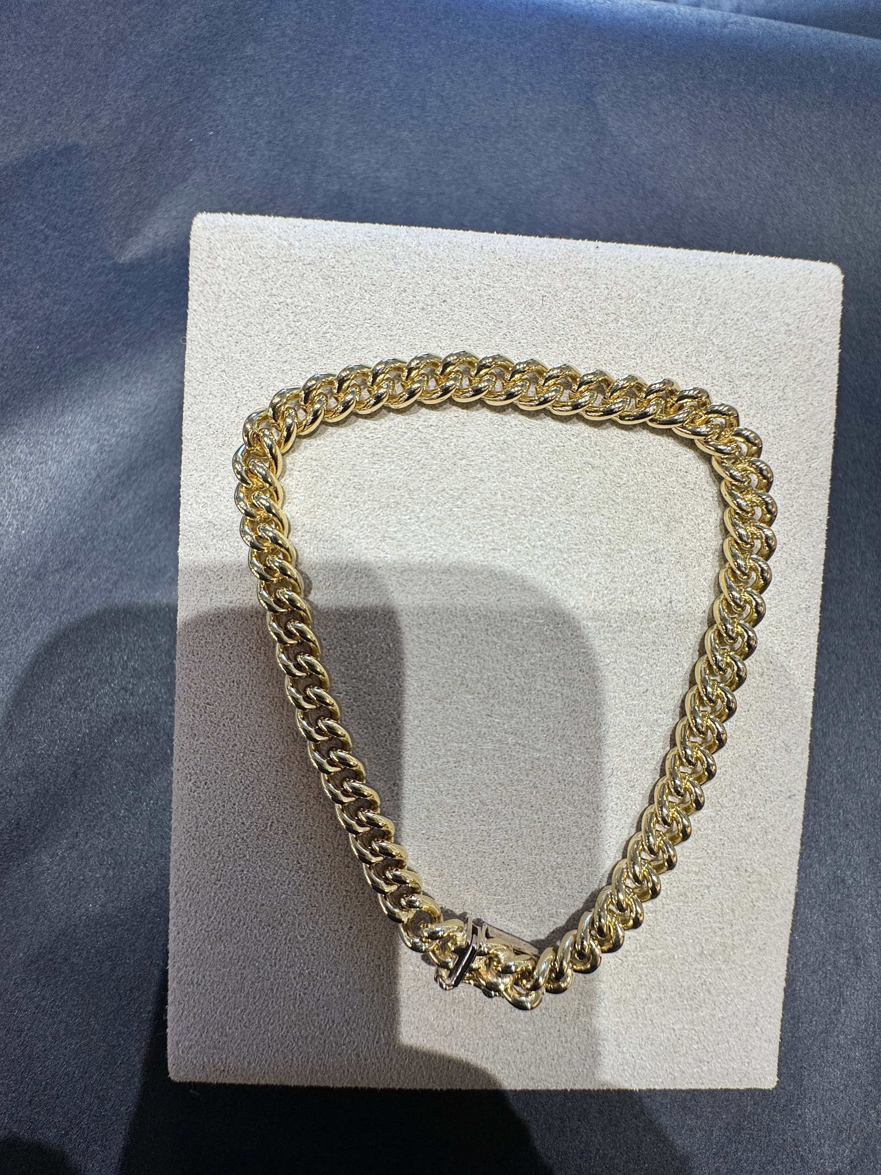 Hochwertiges Rundpanzer-Armband in 18 Karat Gelbgold