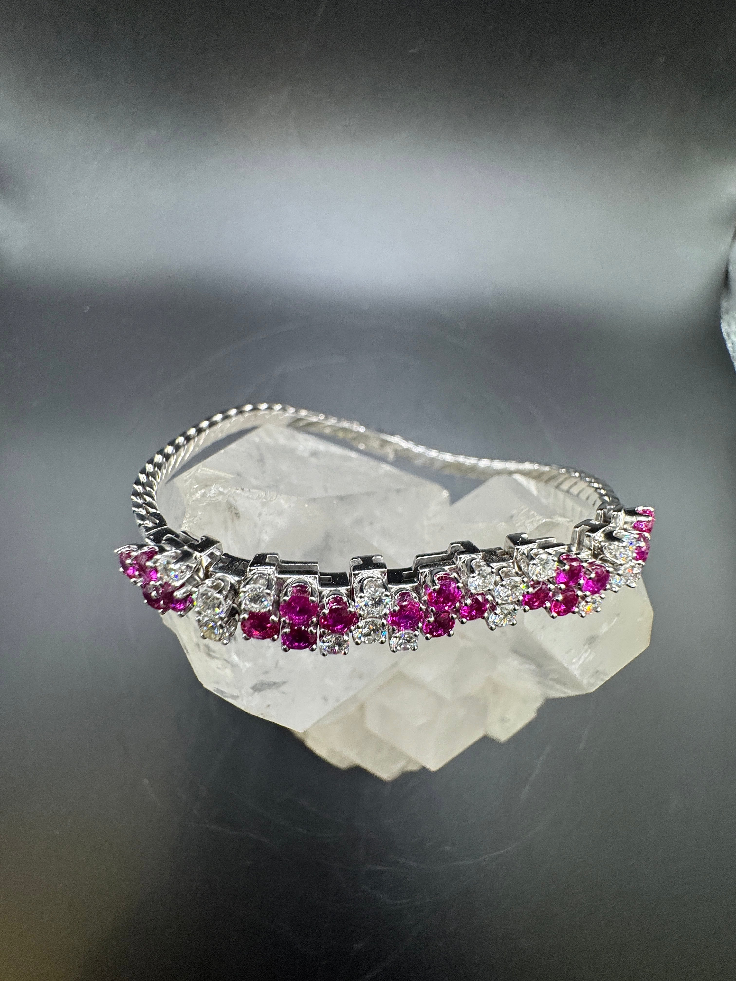 Hochwertiges Armband in 18 Karat Weißgold mit Rubinen & Brillanten