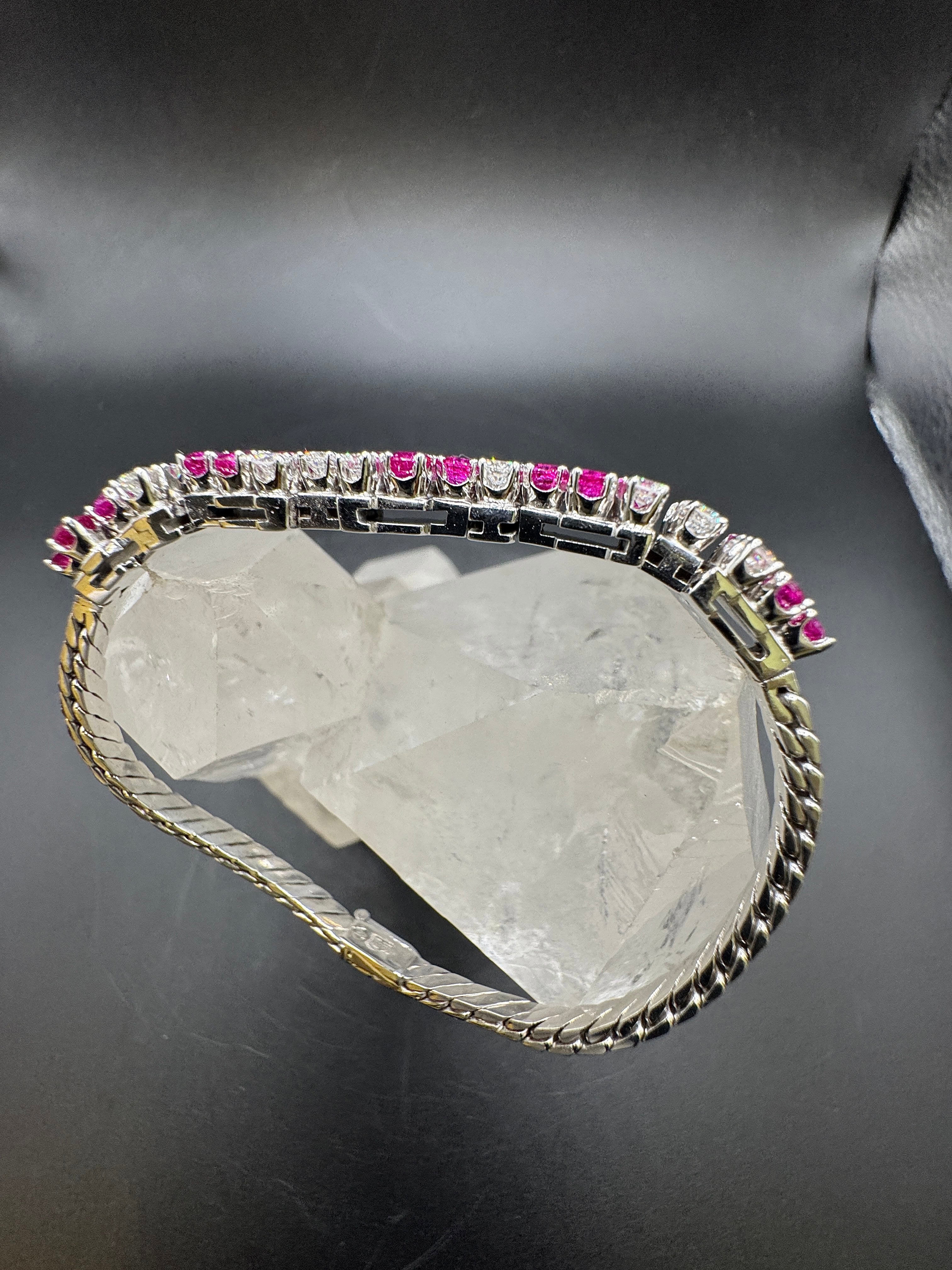 Hochwertiges Armband in 18 Karat Weißgold mit Rubinen & Brillanten