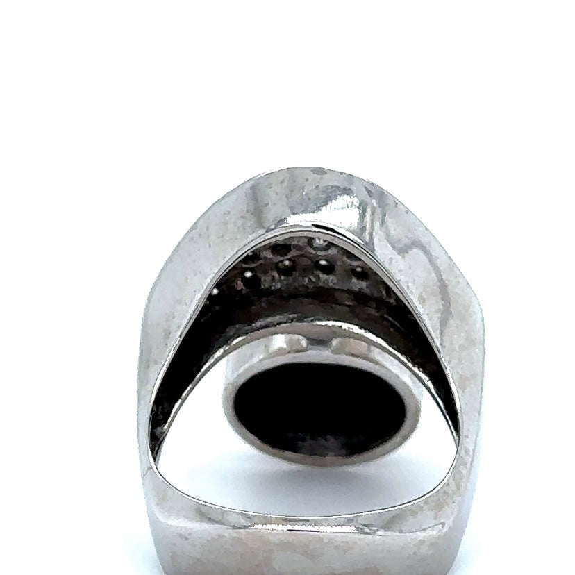 Handgemaakte witgouden ring van 18 karaat met briljant geslepen diamanten & maansteen