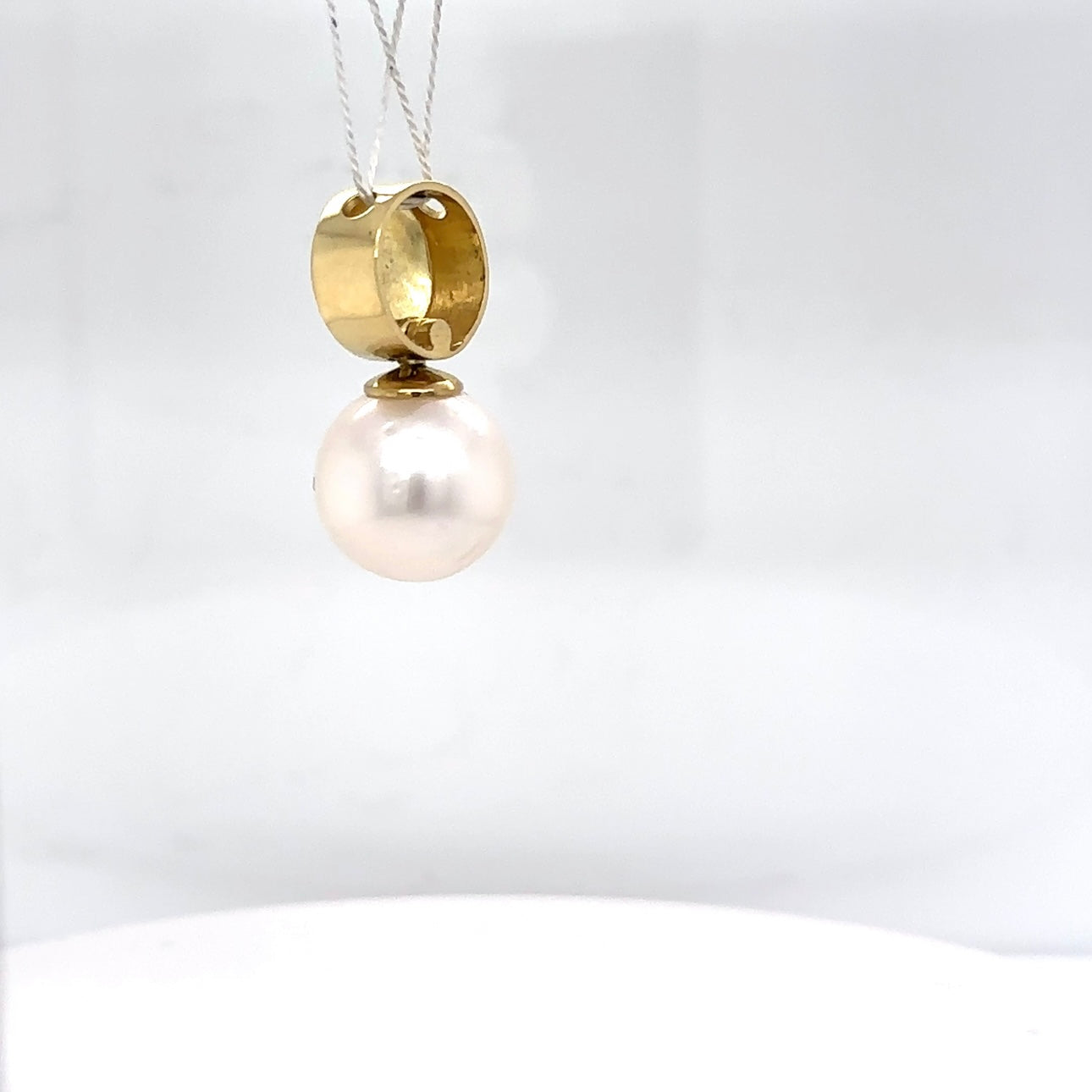 Zeitloser Perlanhänger in 14 Karat Gelbgold mit Brillant