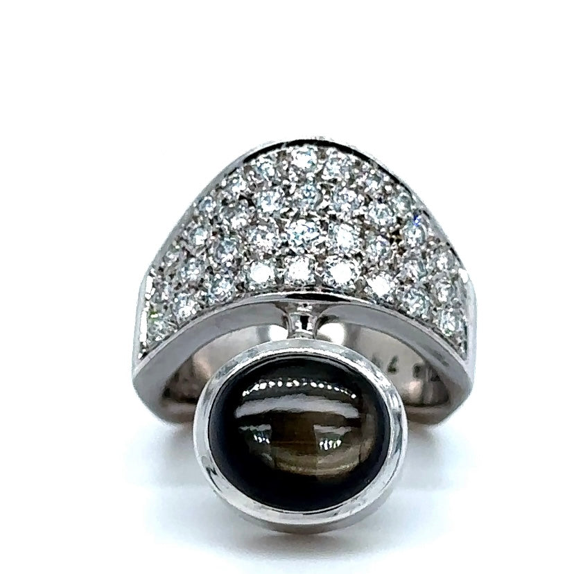 Handgemaakte witgouden ring van 18 karaat met briljant geslepen diamanten & maansteen
