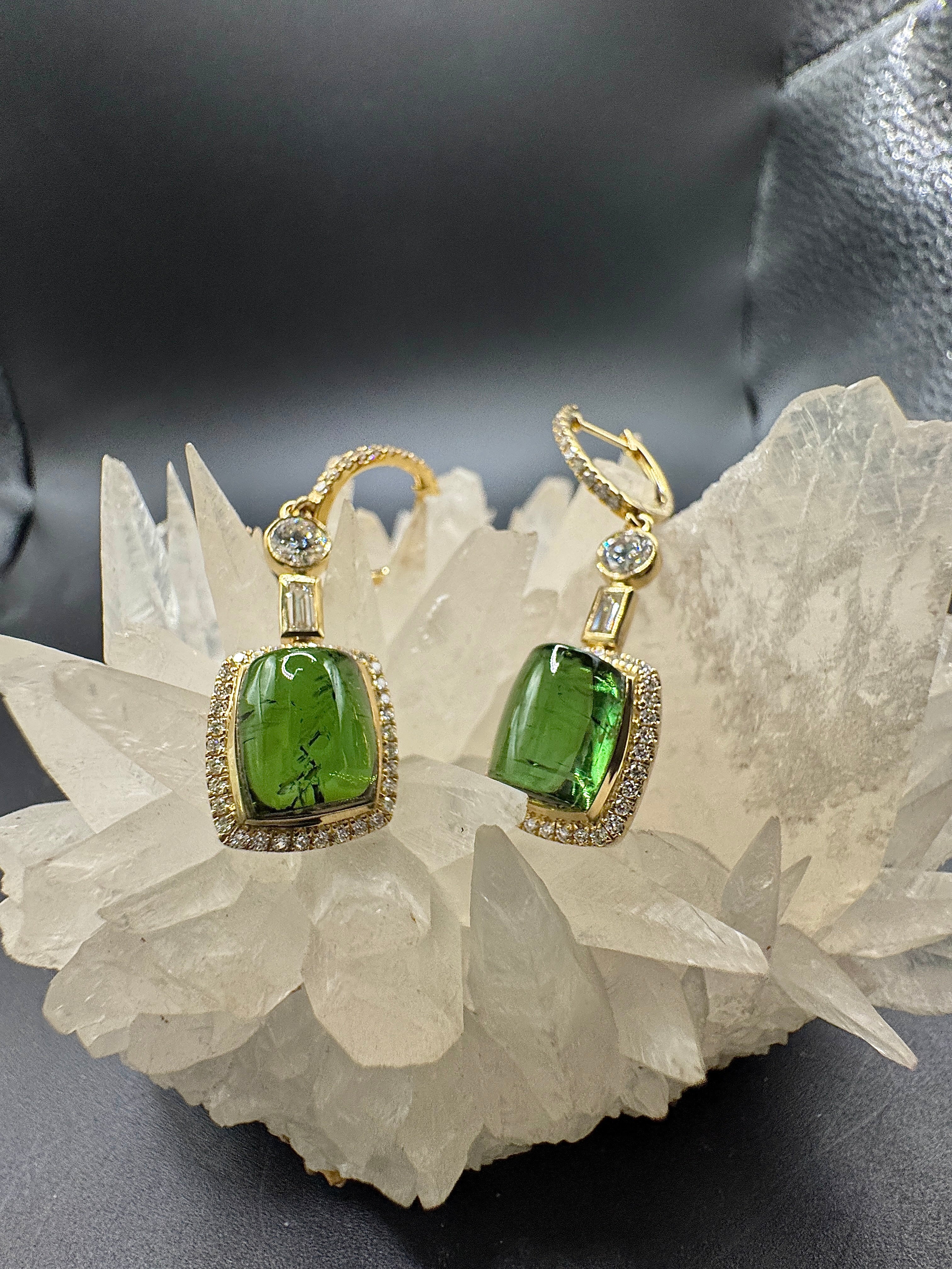 Hängende Ohrringe in 18 Karat Gelbgold mit Brillanten, Diamanten & Turmalinen