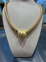 Dominantes Collier in 18 Karat (750) Gelbgold mit Brillanten