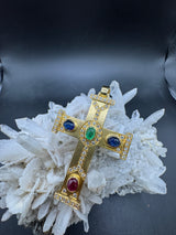 Beeindruckendes Kreuz in 18 Karat Gelbgold mit Brillanten, Smaragd, Rubin & Saphiren