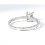 Edler Solitär-Ring in 18 Karat Weißgold mit Radiant-Brillant & Pavé-Besatz