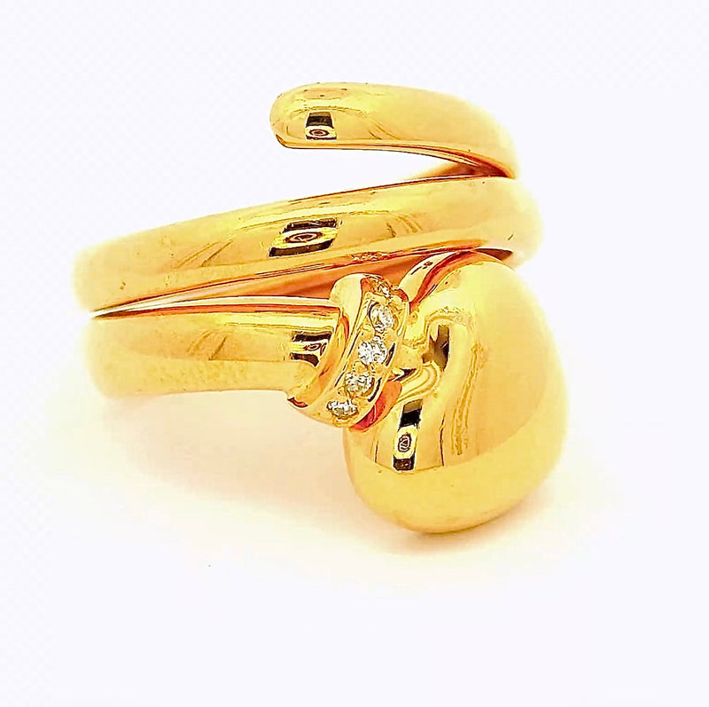 Dekorativer Herz-Ring in 18 Karat Gelbgold mit Brillanten