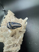 Wirkungsvoller Ring in 14 Karat Gelbgold mit Saphiren & Diamanten