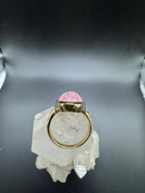 Moderner Ring in 18 Karat Gelbgold mit großem Morganit & Brillanten