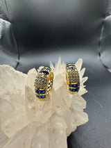 Wirkungsvolle Kreolen in 18 Karat Gelbgold mit Brillanten & Saphiren