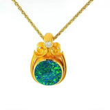 Besonderer Anhänger in 18 Karat Gelbgold mit Brillant & Opaldublette